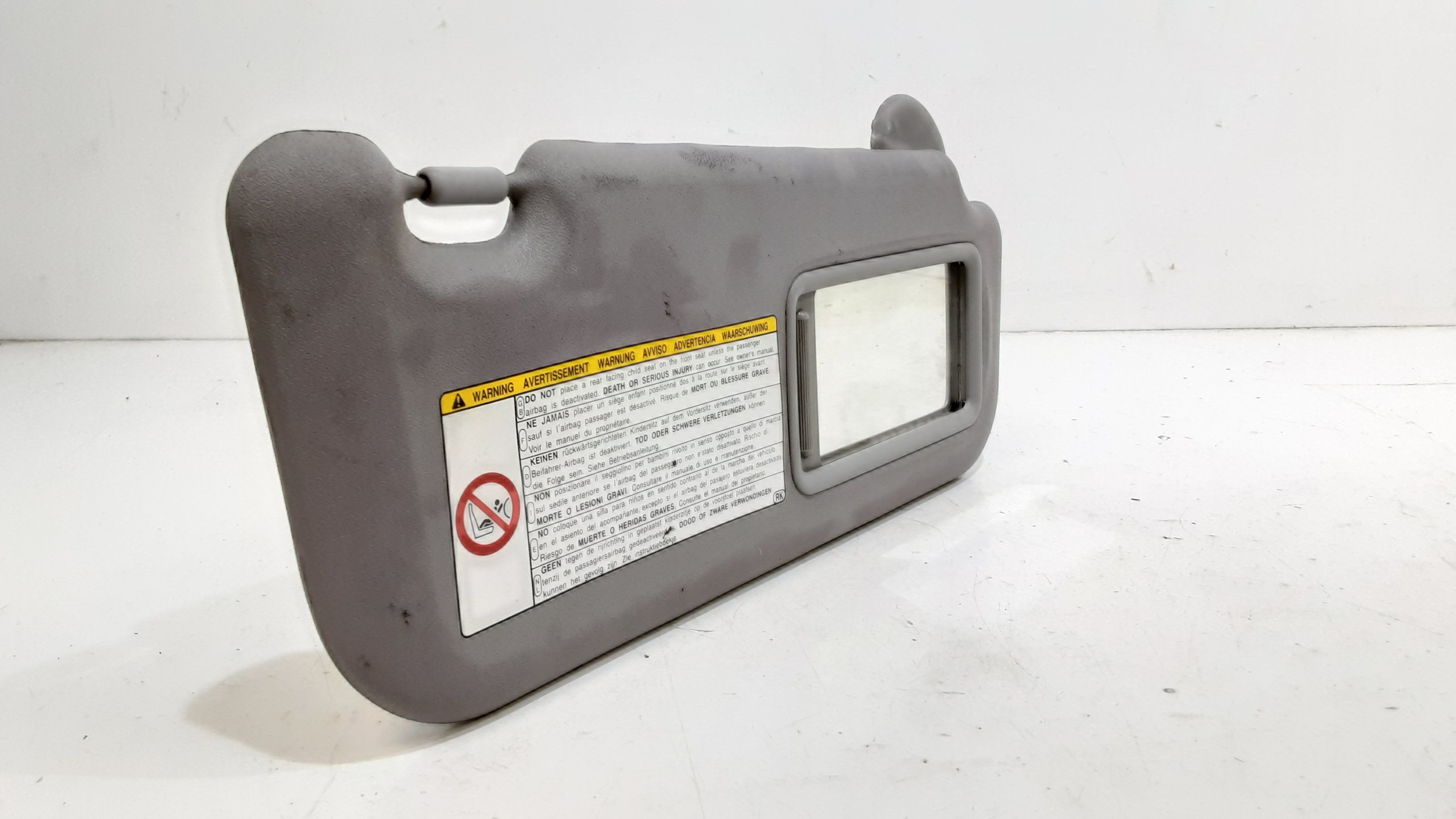 Aletta Parasole Parabrezza Destro 7431052531B0 Usato