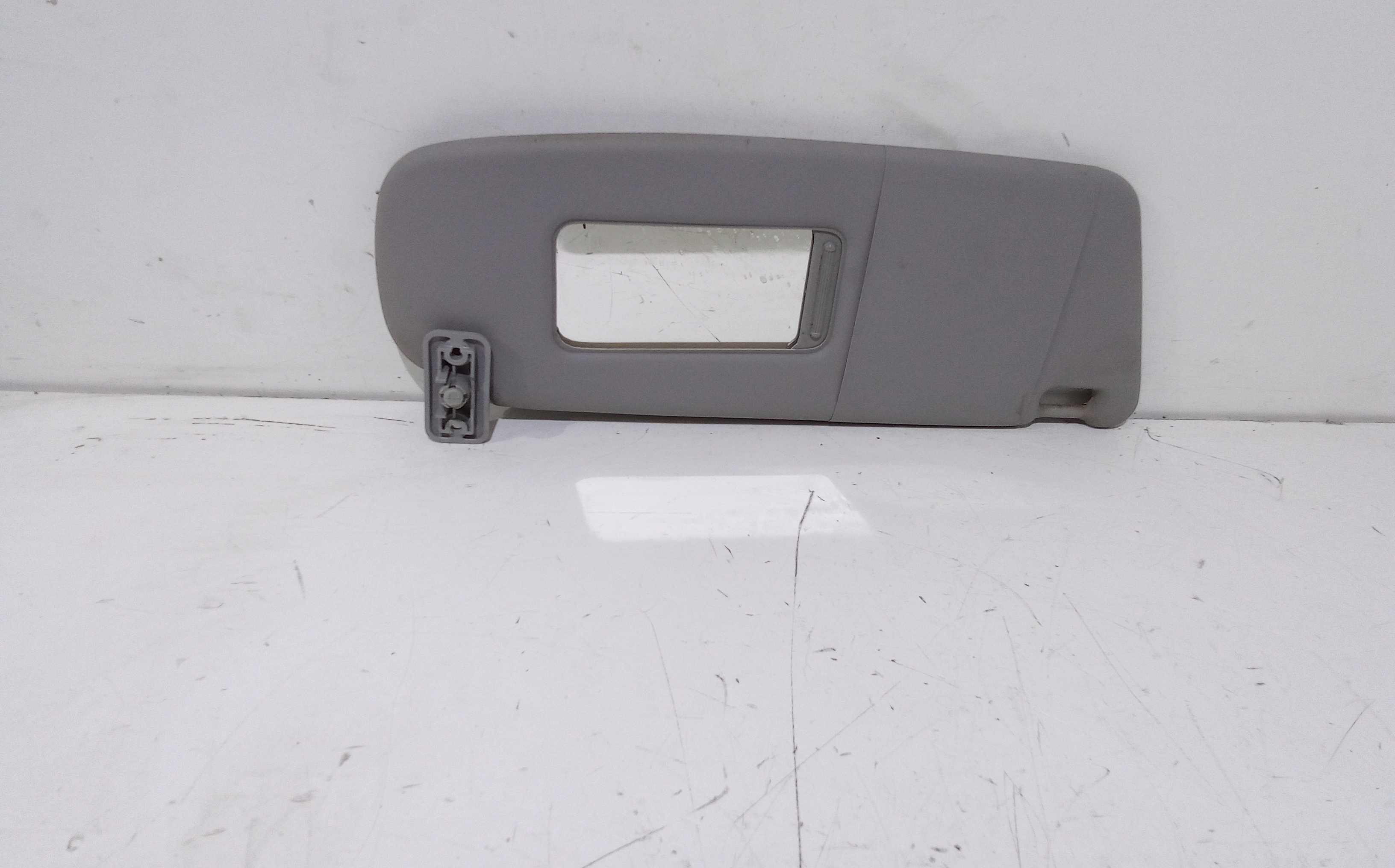 Aletta Parasole Parabrezza Destro 13130073 Usato