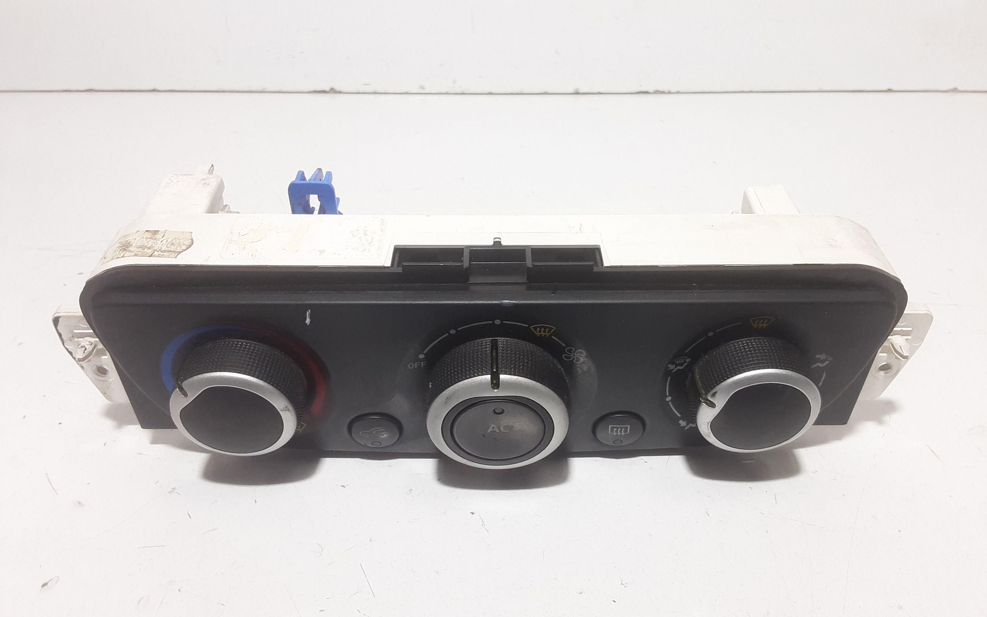Blocco Comando Climatizzazione 275108030R Usato
