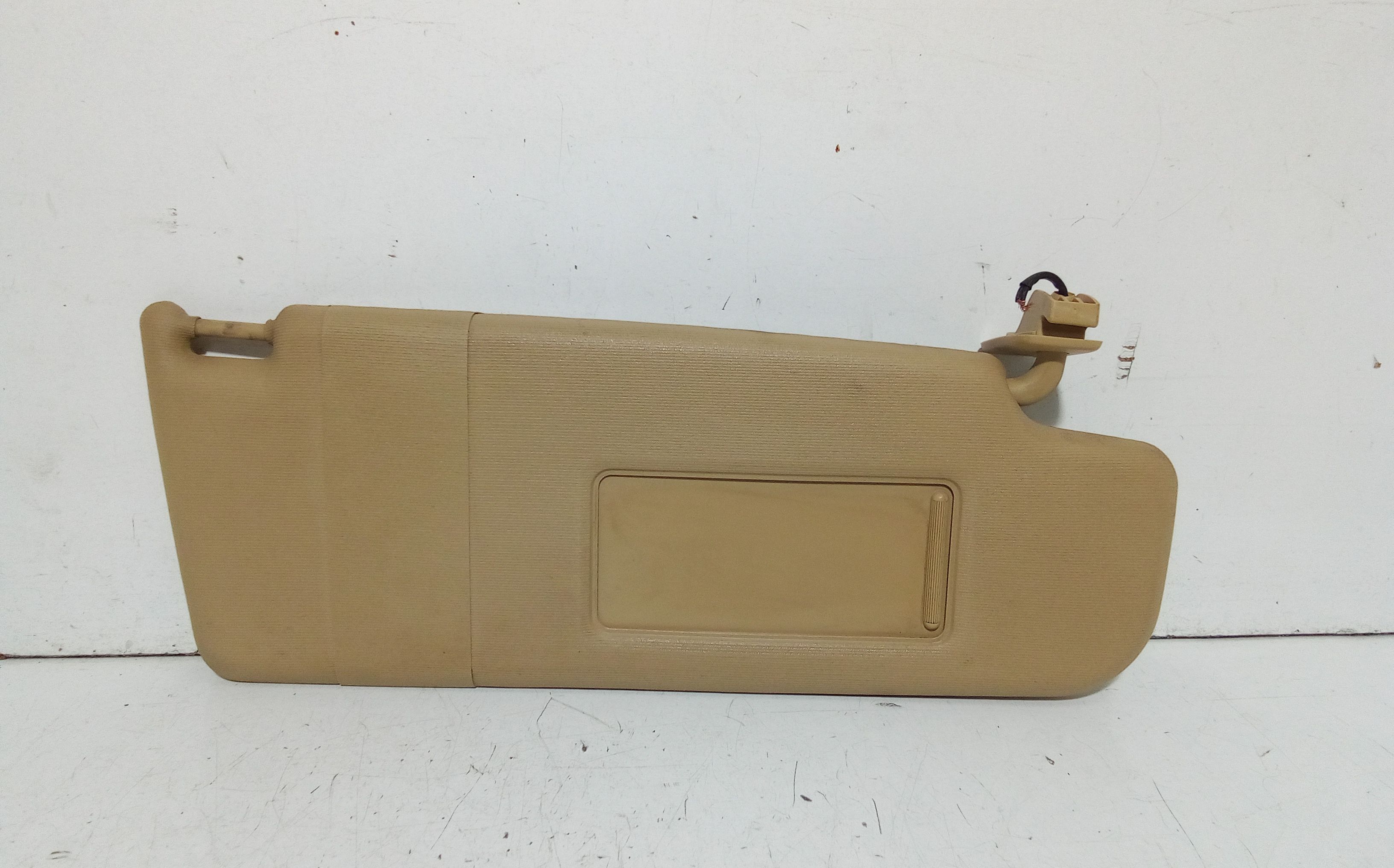 Aletta Parasole Parabrezza Destro 1K0857552L2F4 Usato