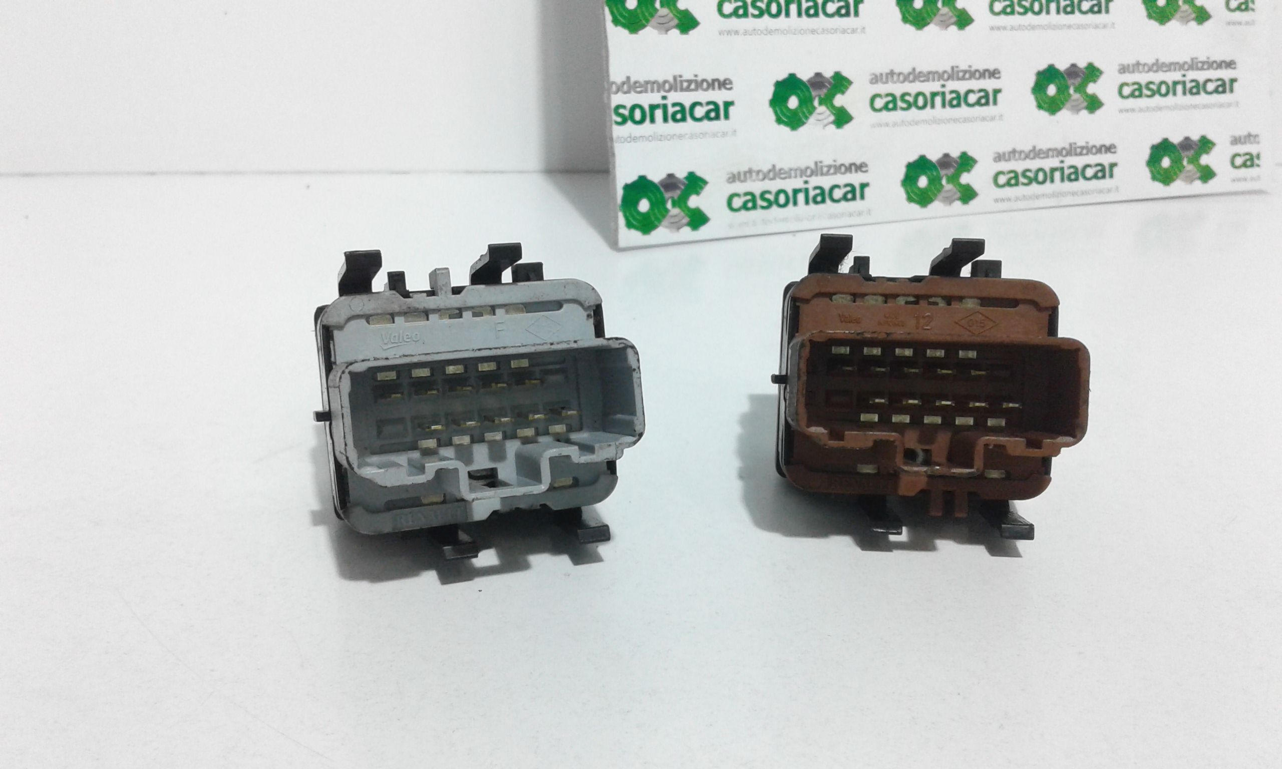 Interruttore Alzacristalli Porta Ant. Sinistro 8200107772 Usato