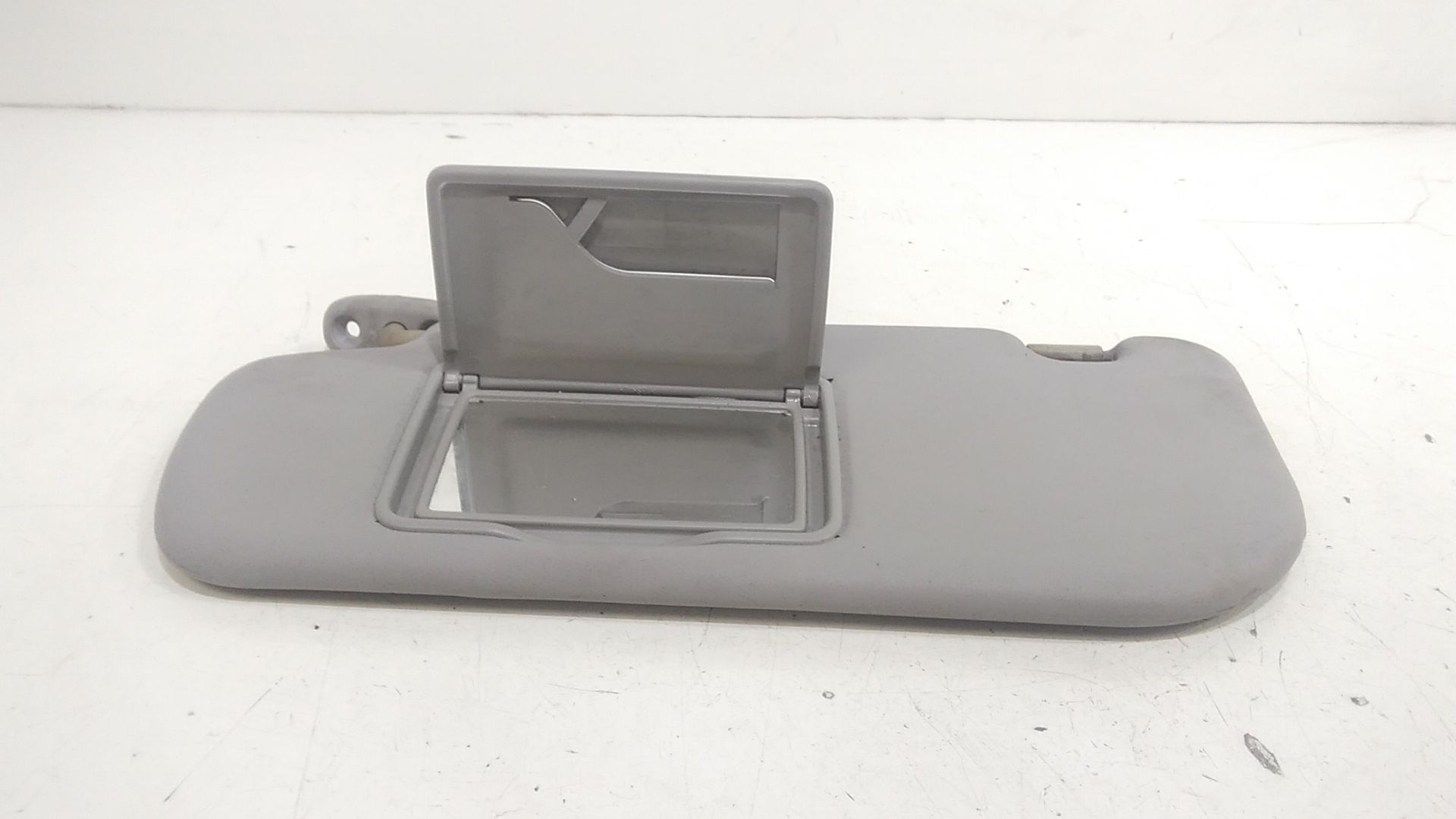 Aletta Parasole Parabrezza Sinistro 8521007130MG Usato