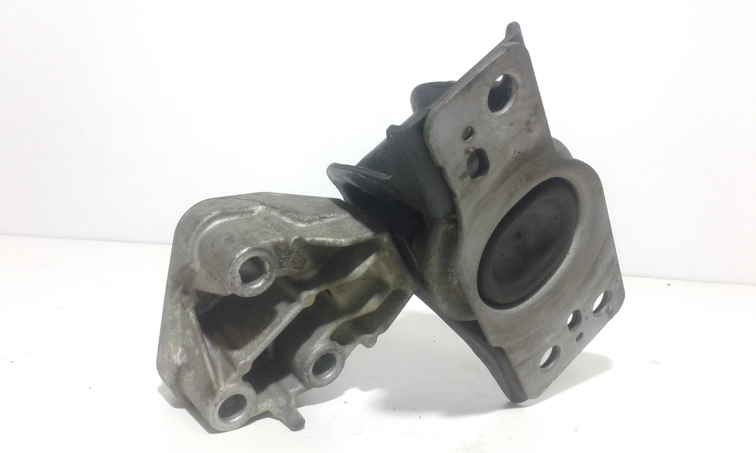 Piastra Alloggiamento Supporto Motore (Con Eventuale Bielletta O Tirante Associato) Usato