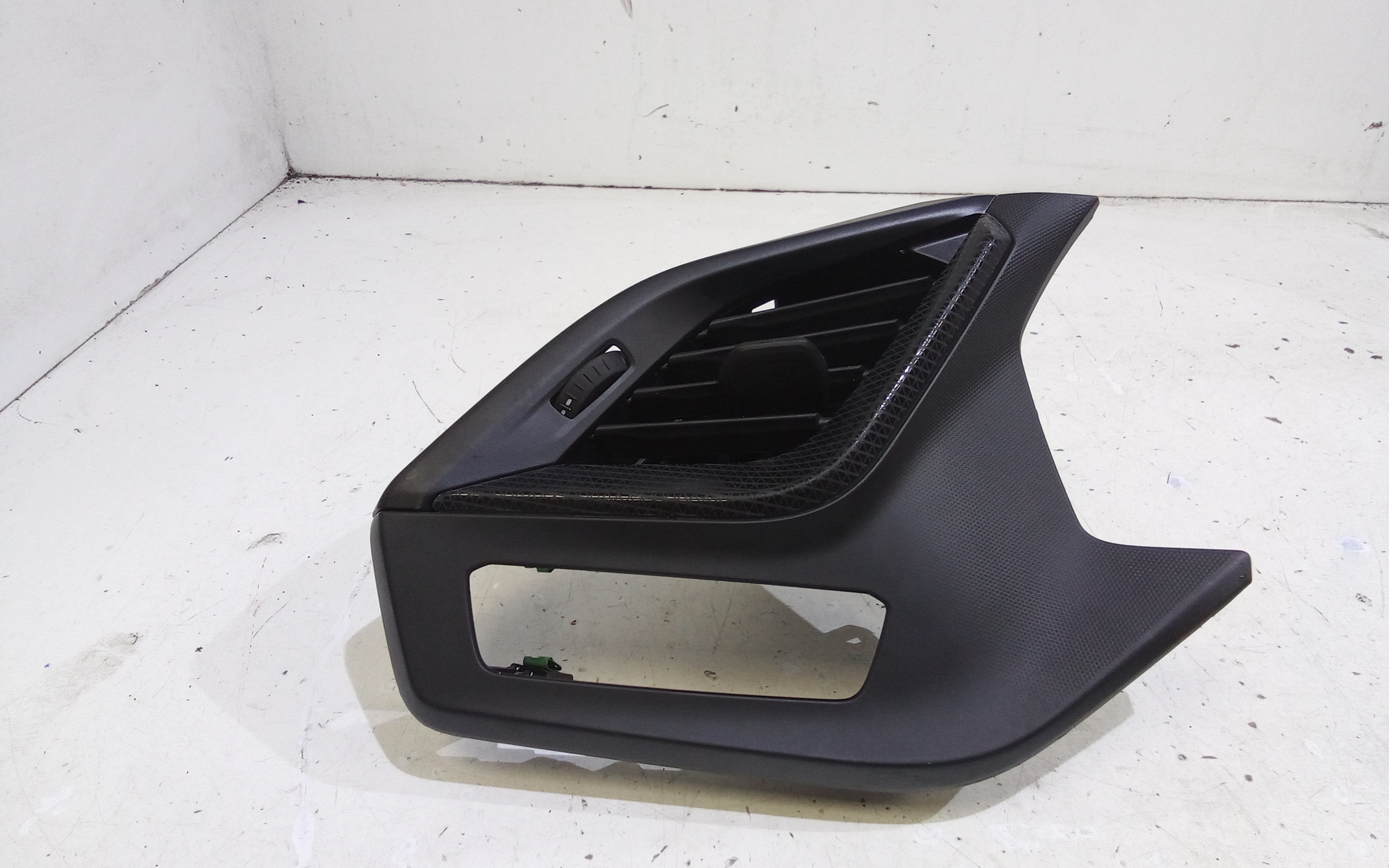 Condotto Aria Bocchette Lat. Cruscotto Sinistro 64226823168 Usato