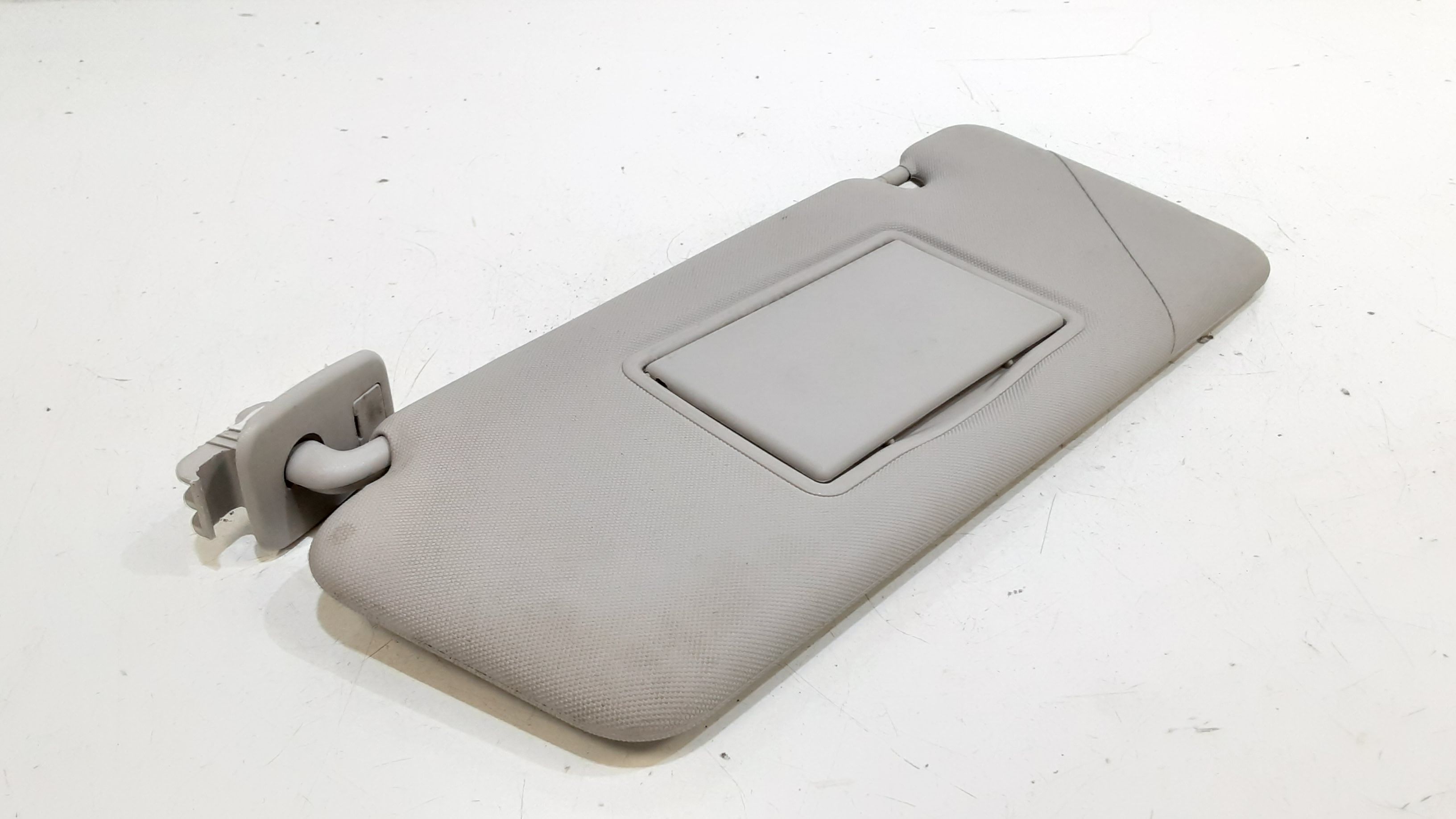 Aletta Parasole Parabrezza Sinistro 964012136R Usato