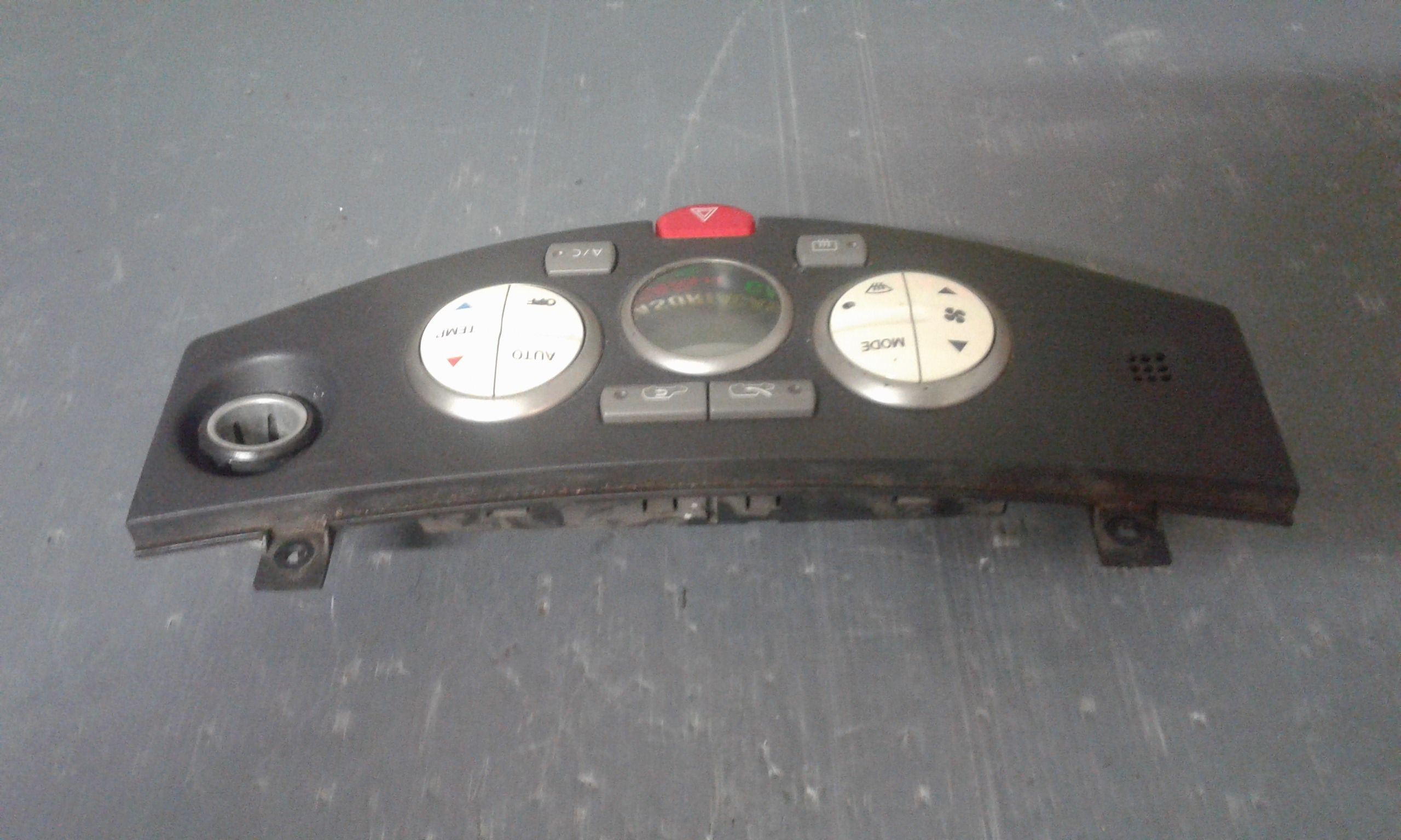 Blocco Comando Climatizzazione 27510AX74A Usato