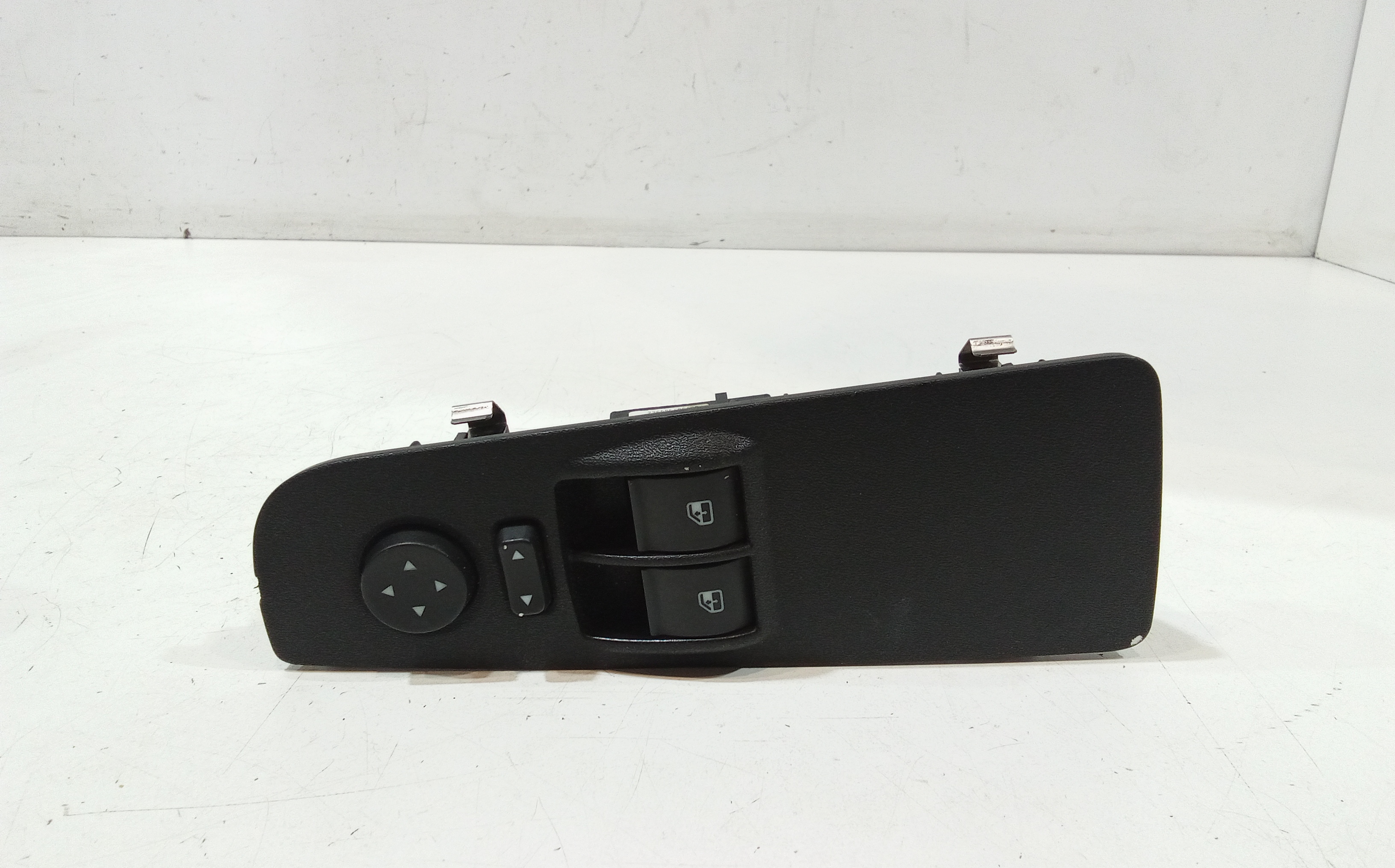 Interruttore Alzacristalli Porta Ant. Destro Usato