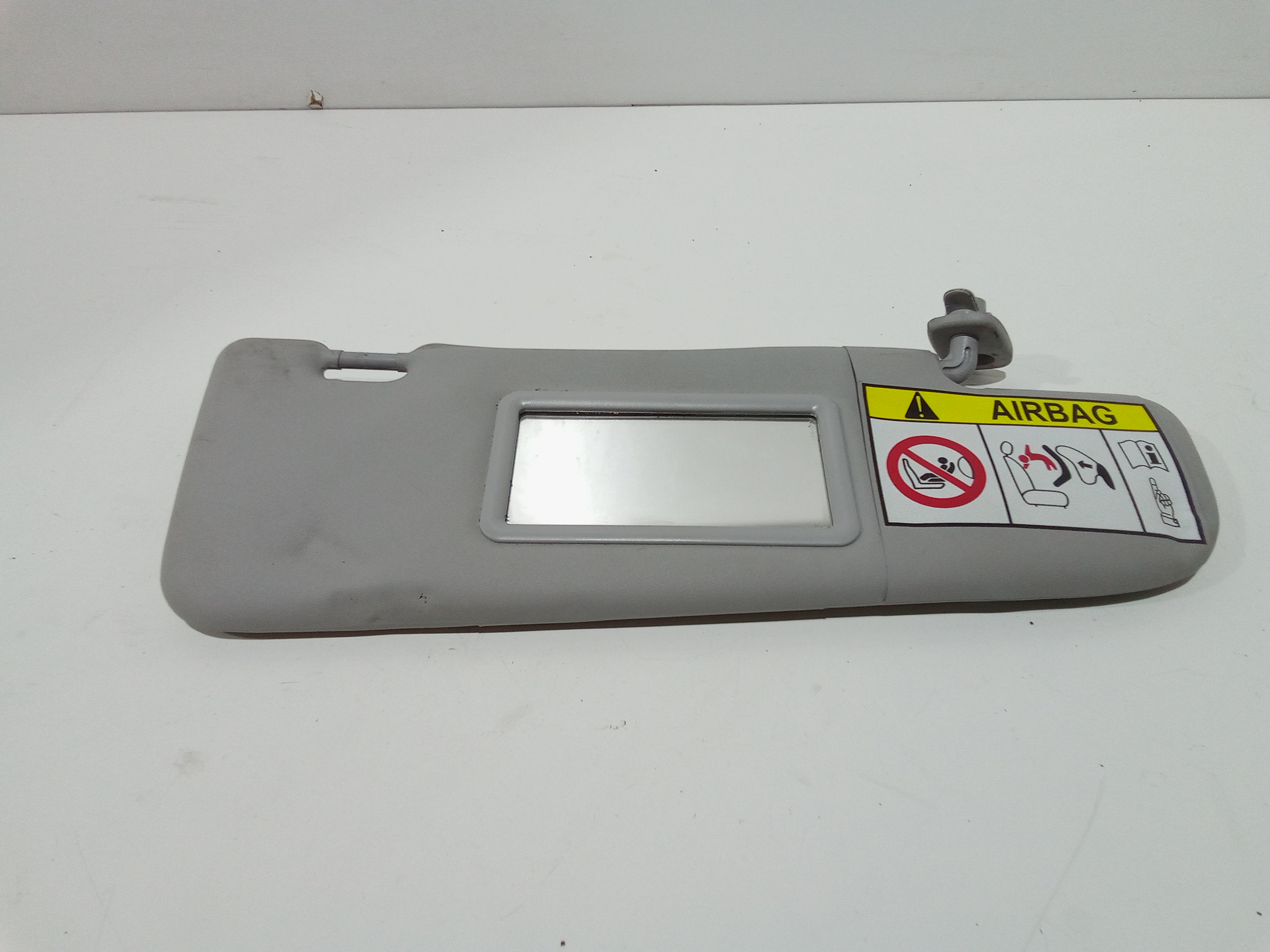 Aletta Parasole Parabrezza Destro 735777648 Usato