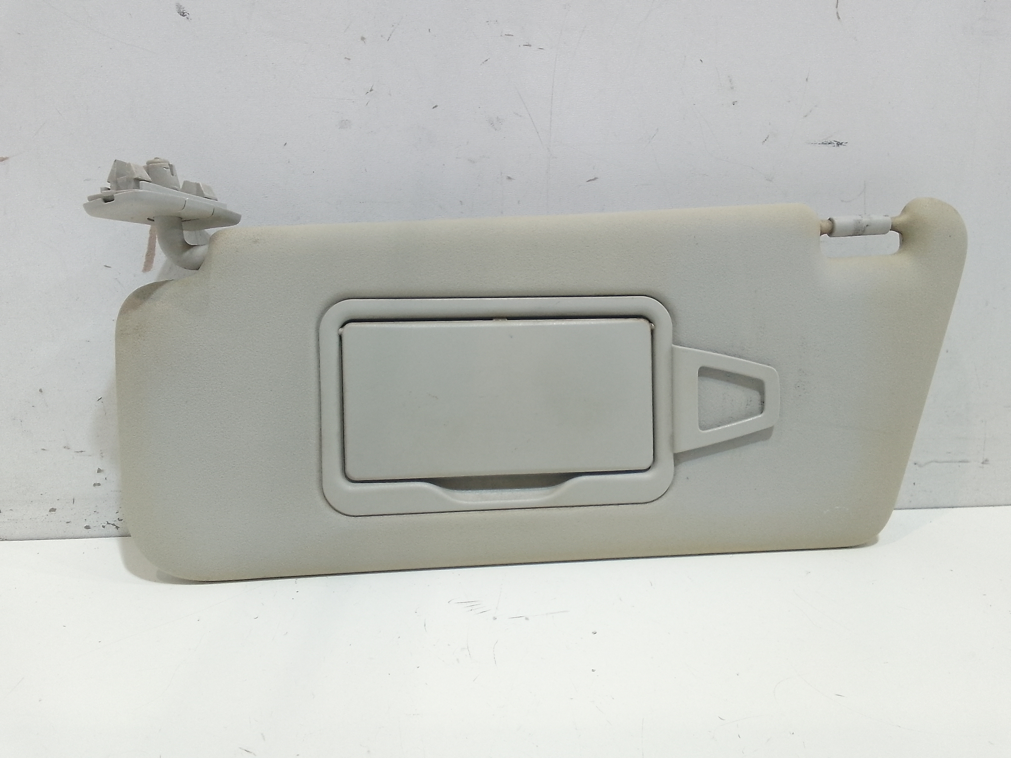 Aletta Parasole Parabrezza Sinistro A16981001107H48 Usato