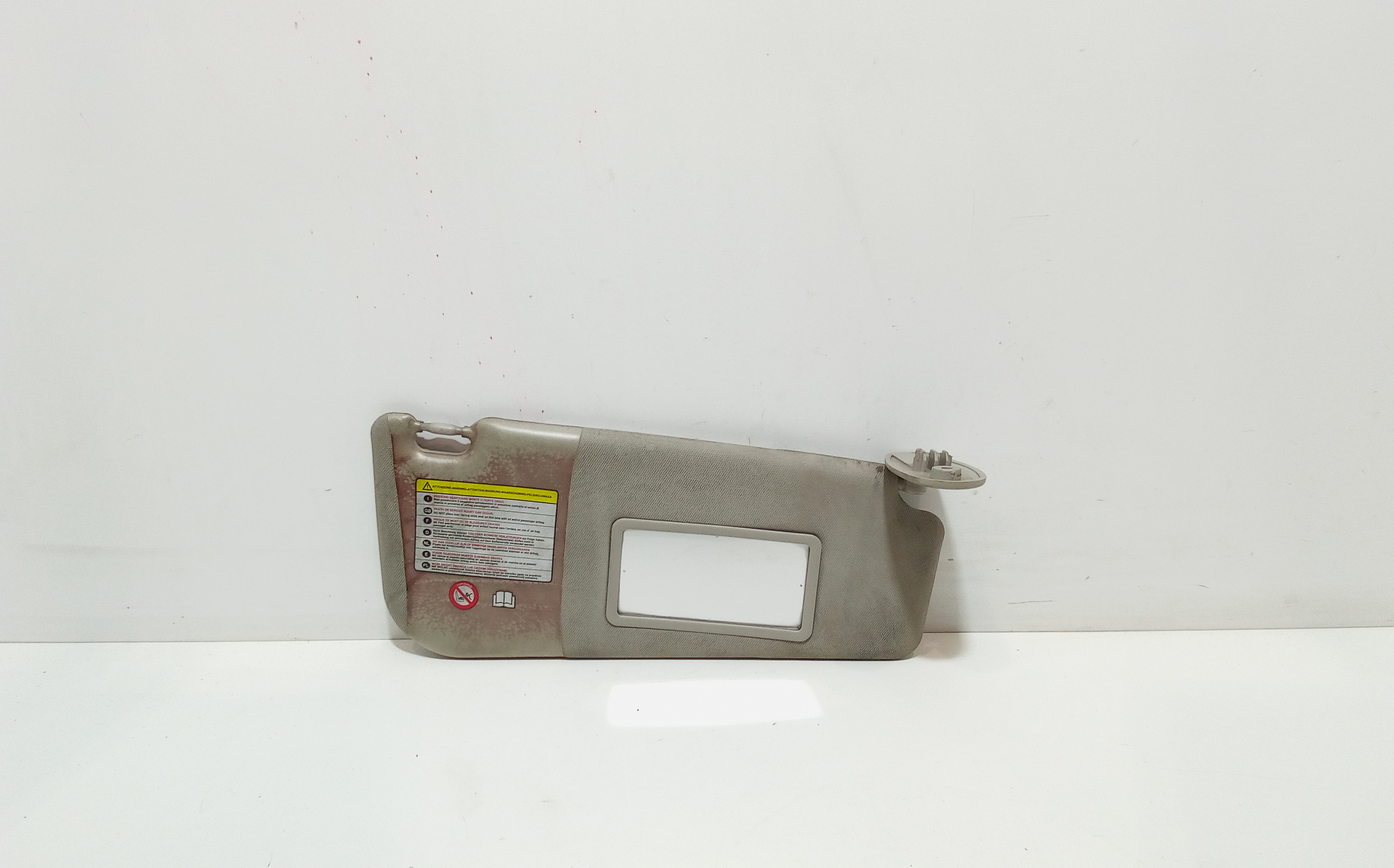 Aletta Parasole Parabrezza Destro 735338206 Usato