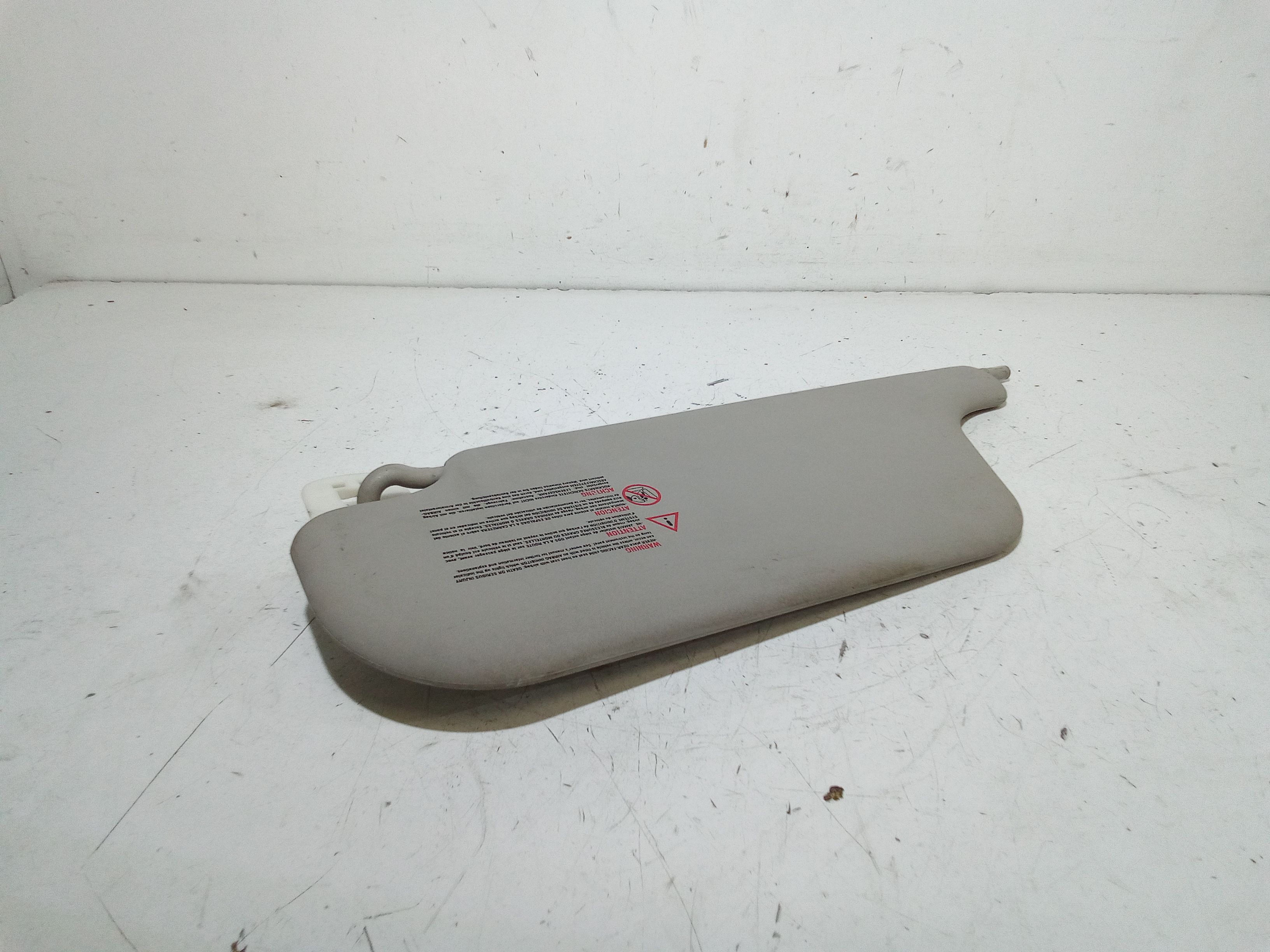 Aletta Parasole Parabrezza Destro 8200294229 Usato