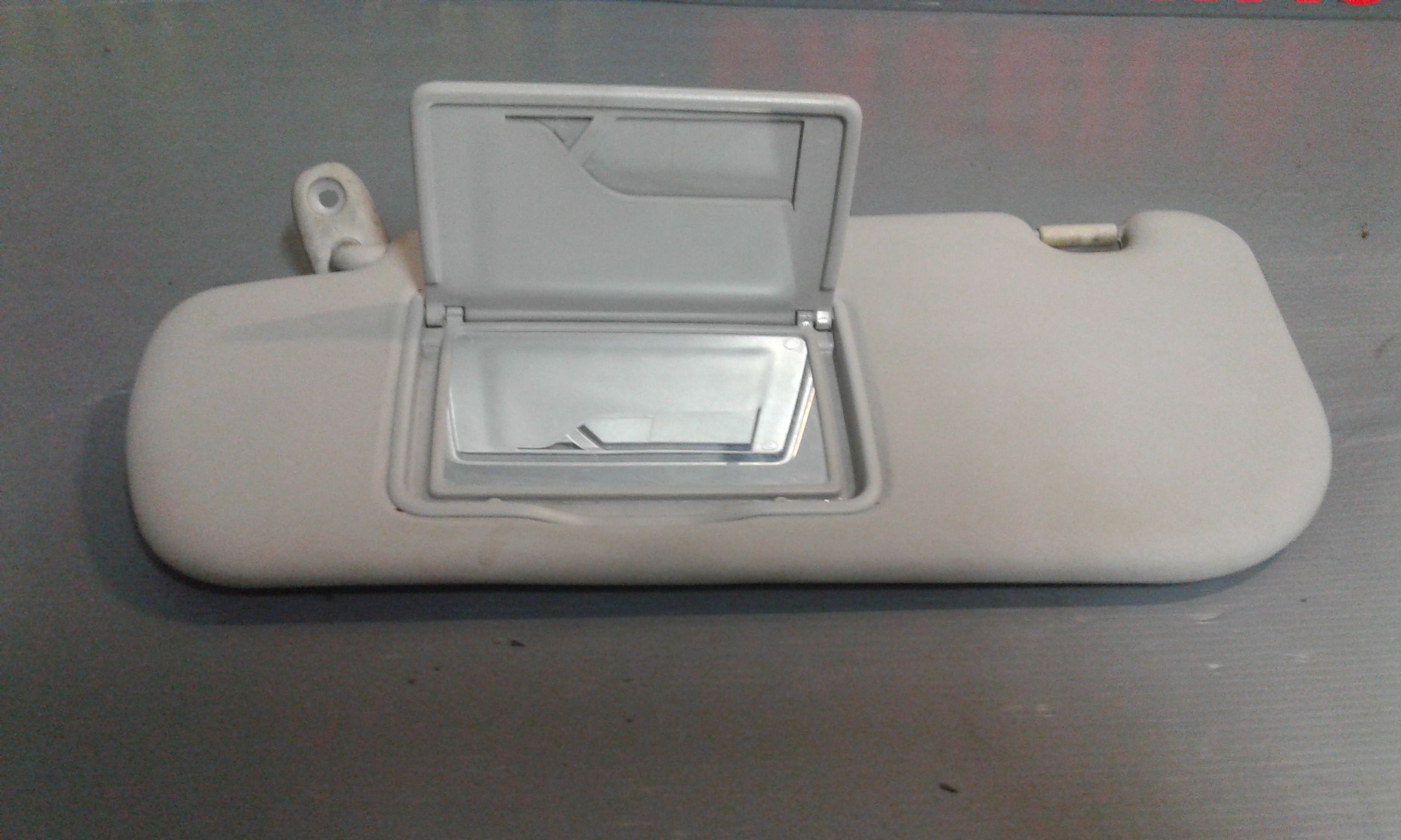 Aletta Parasole Parabrezza Sinistro 8521007130MG Usato