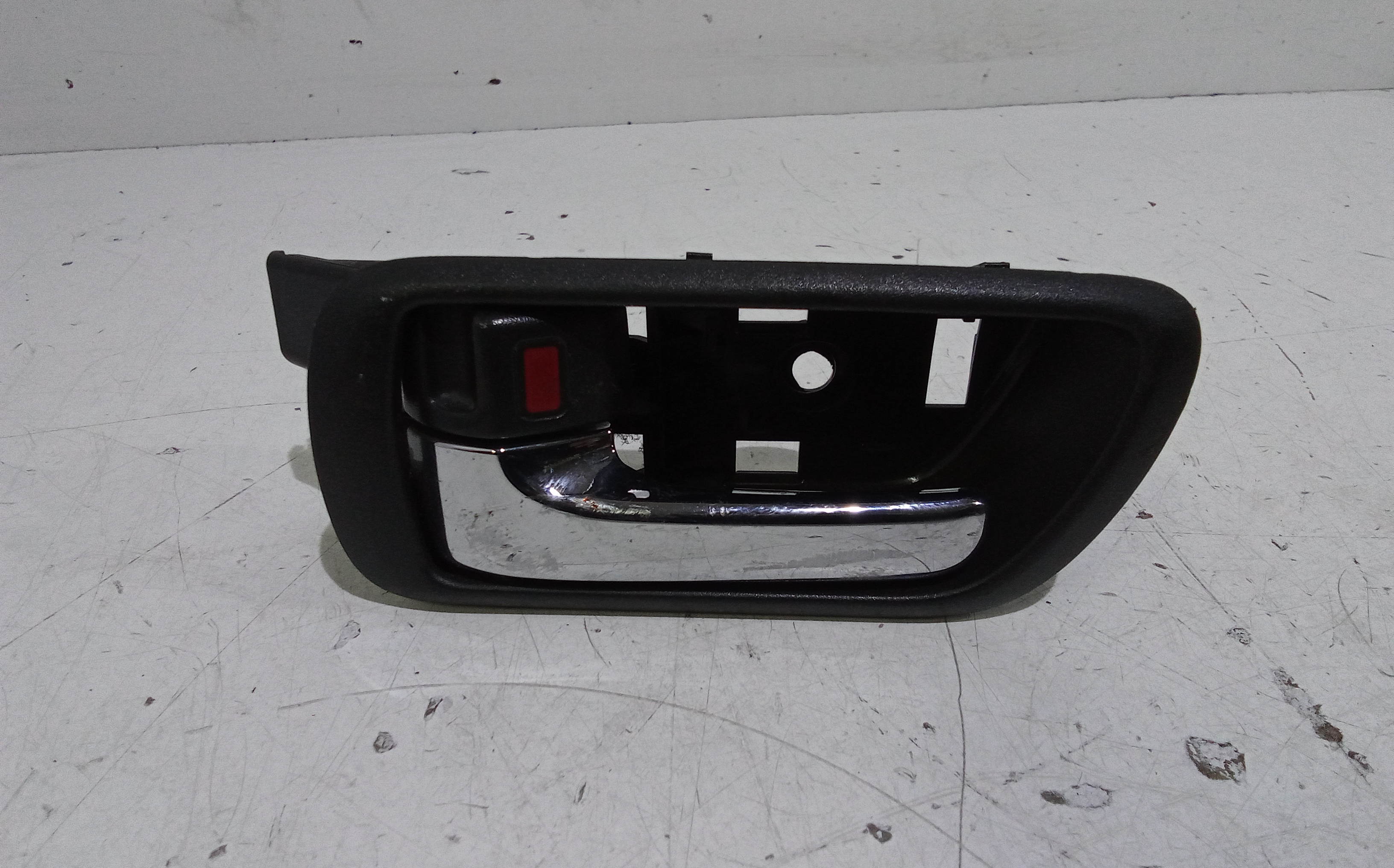 Maniglia Int. Apertura Porta Post. Sinistro 692060F010B0 Usato