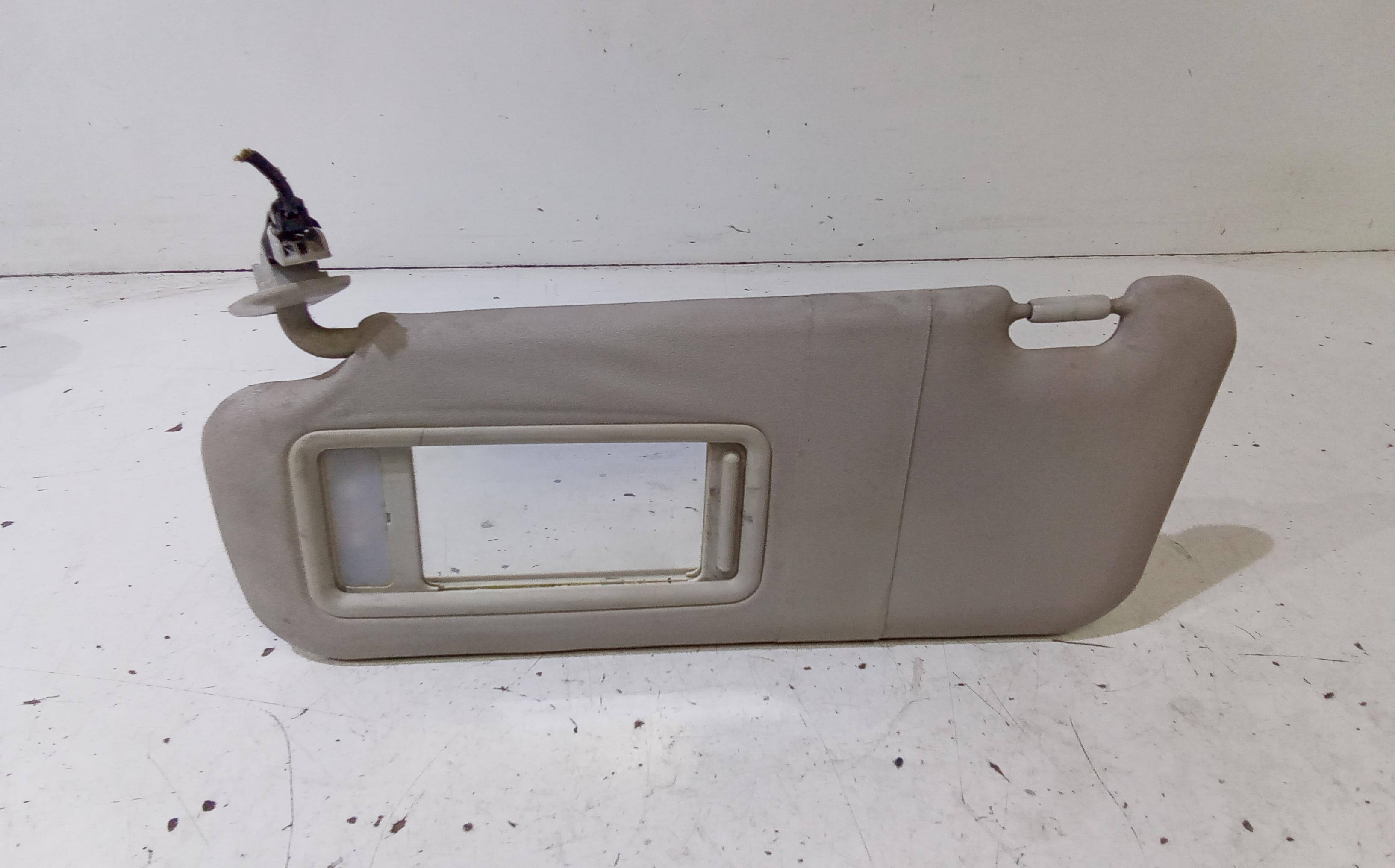 Aletta Parasole Parabrezza Sinistro BBP369320A75 Usato