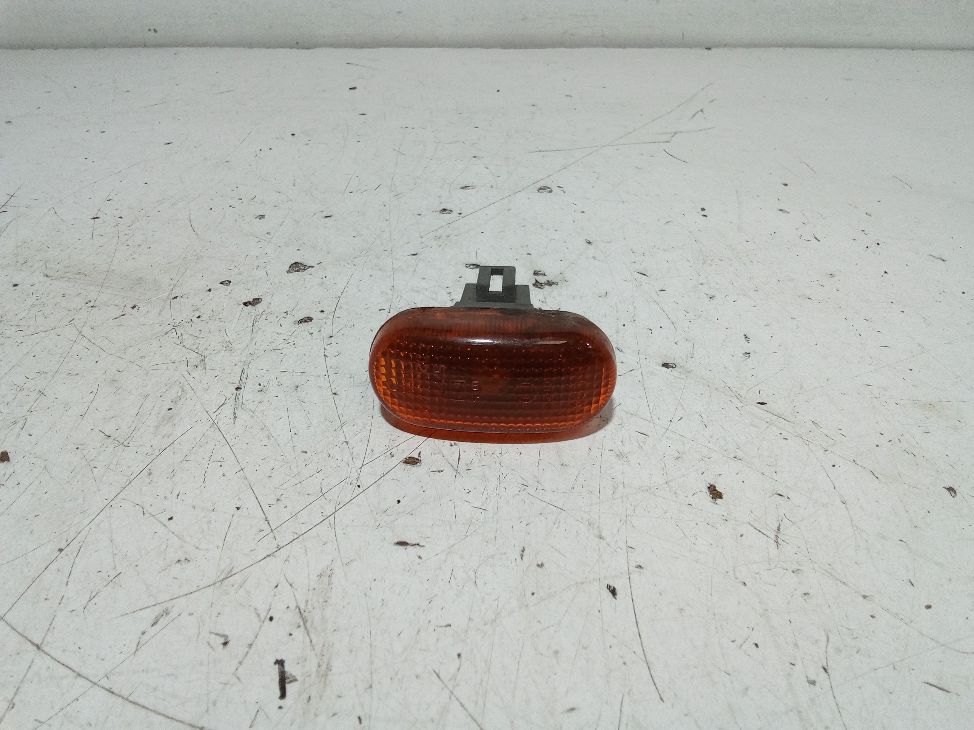 Lampada Direzione Ant. Destro 0947112216000 Usato