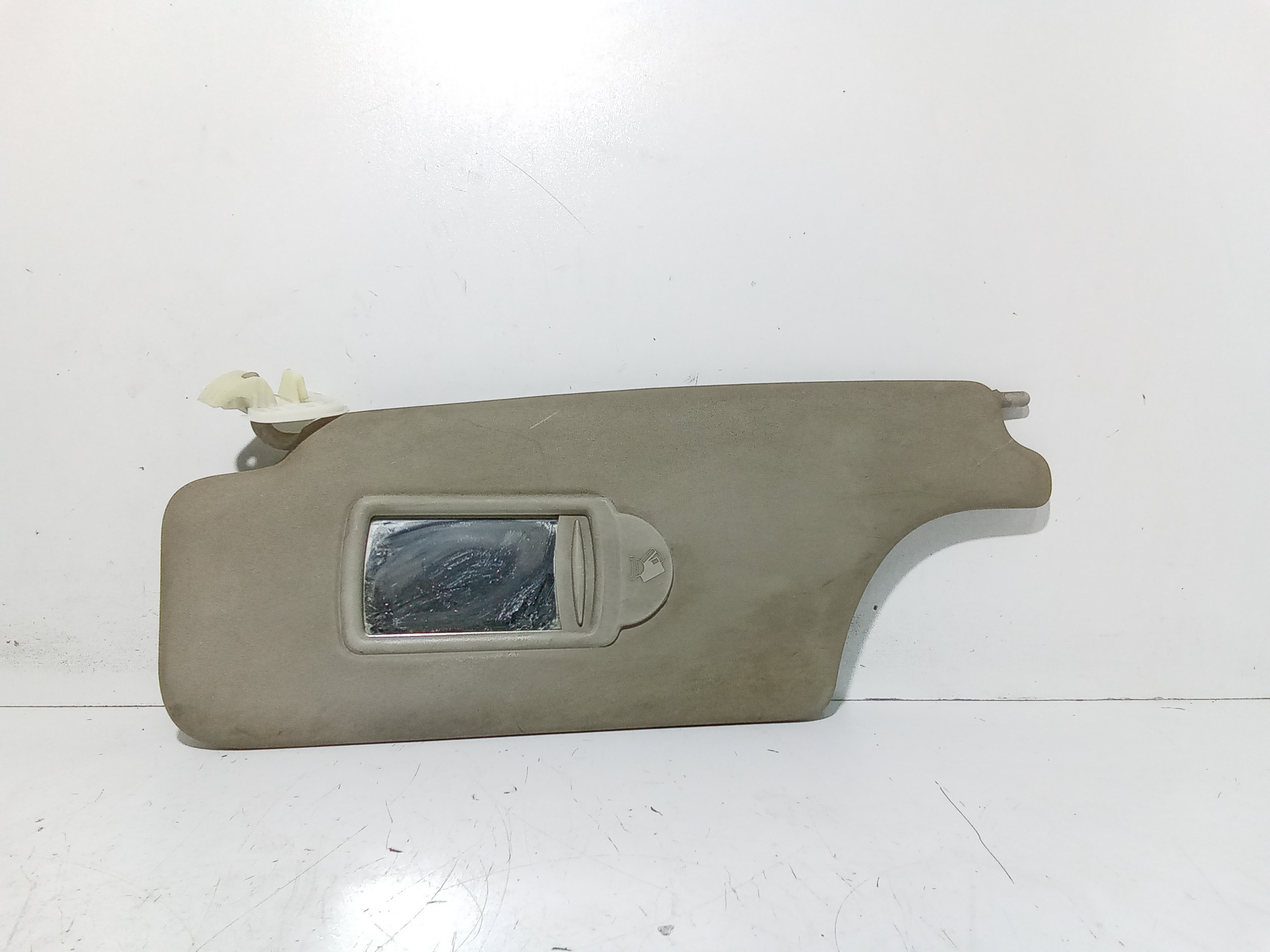 Aletta Parasole Parabrezza Sinistro 8200329035 Usato