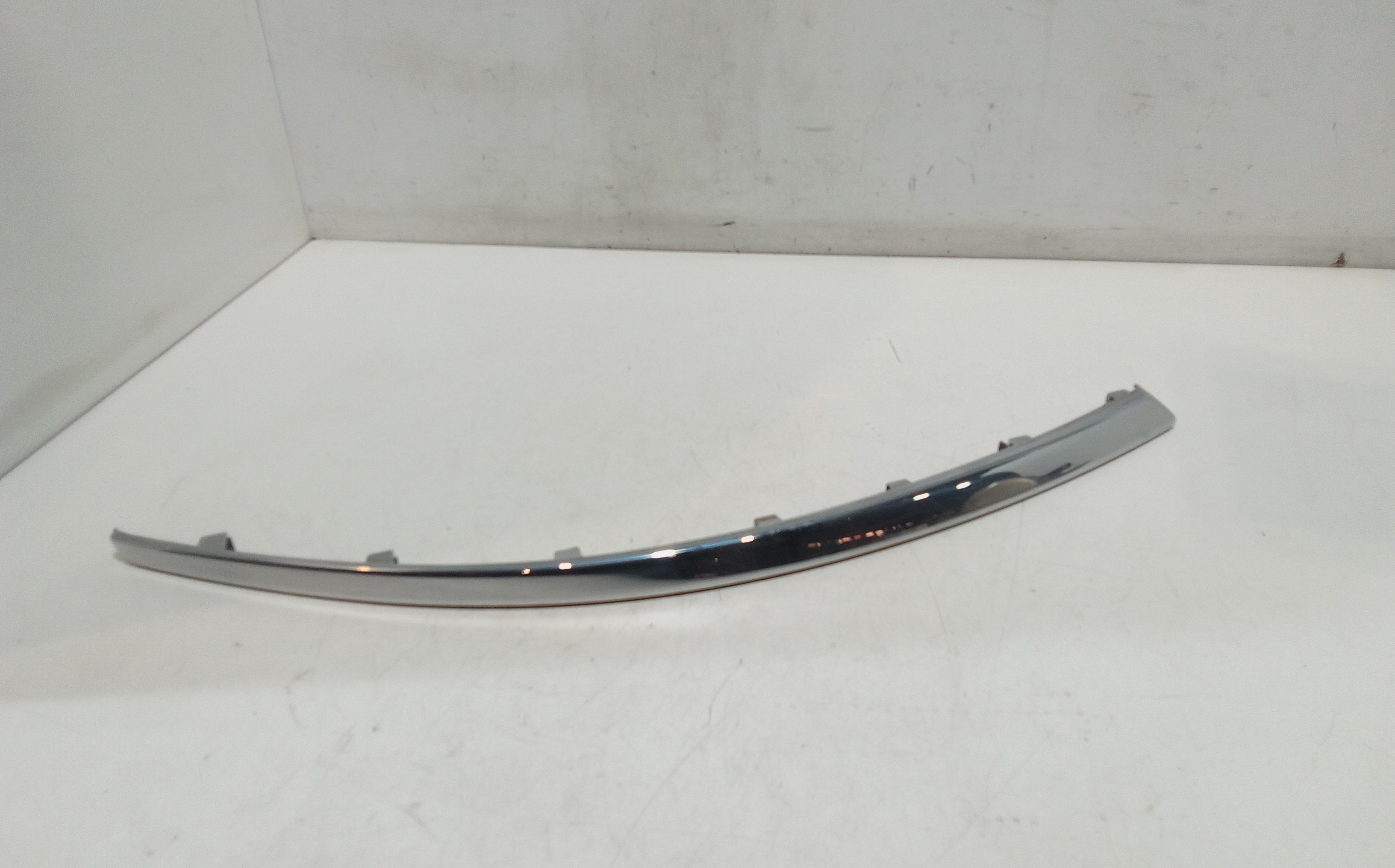 Cornice Proiettore Destro Usato