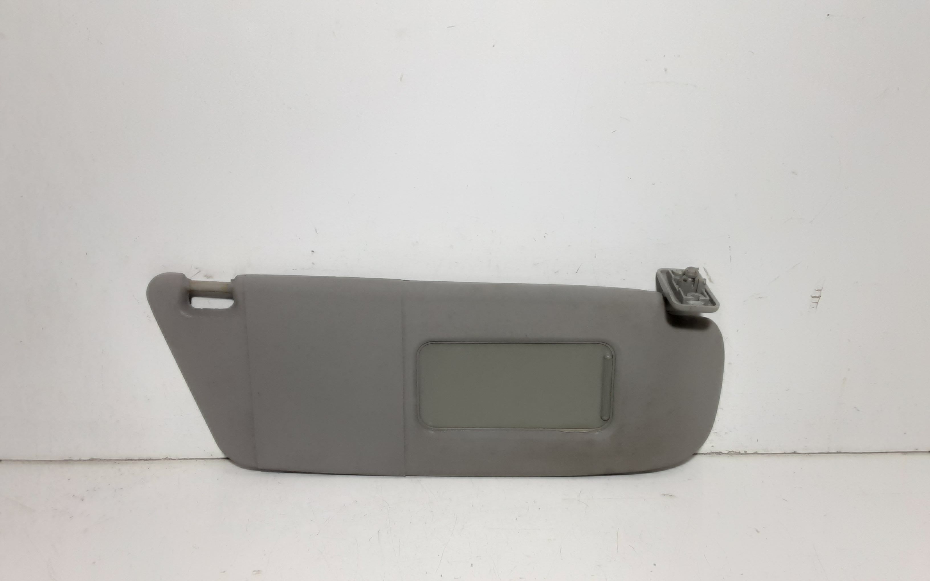 Aletta Parasole Parabrezza Destro 13130073 Usato