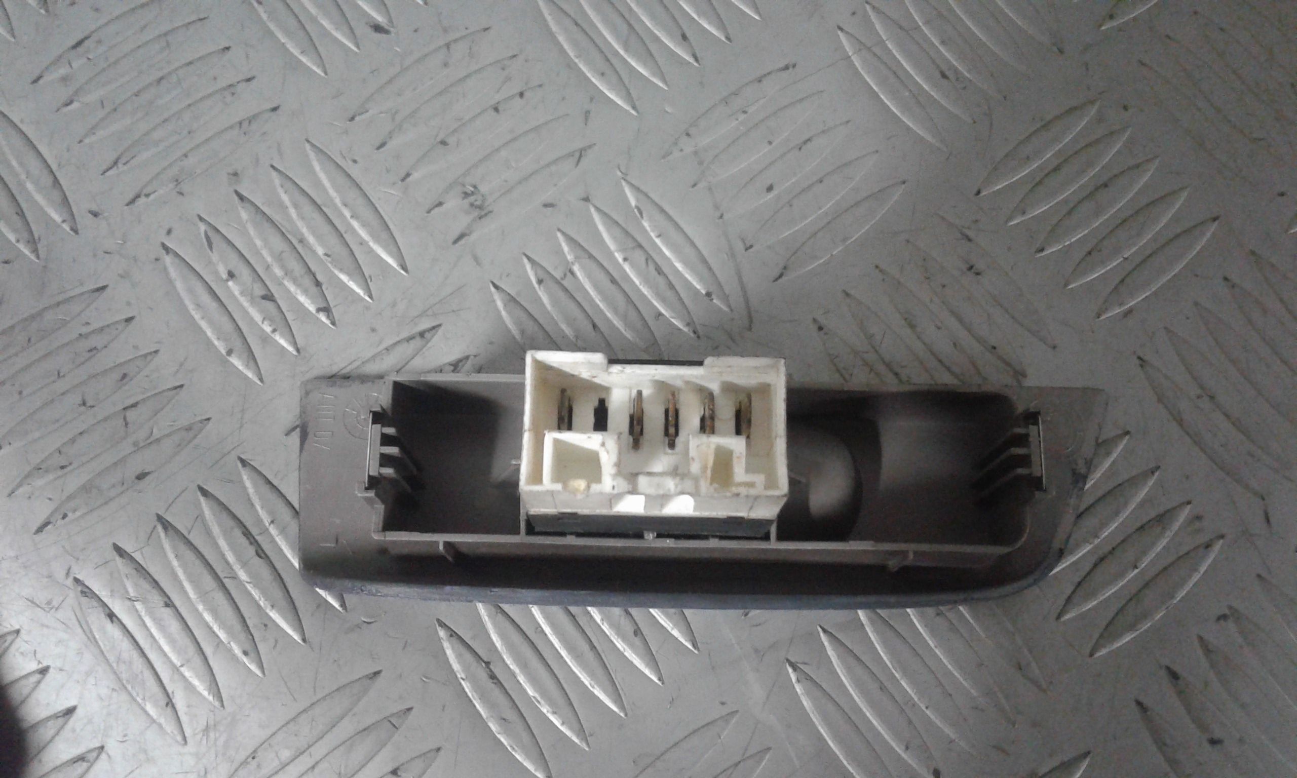 Interruttore Alzacristalli Porta Ant. Destro Usato