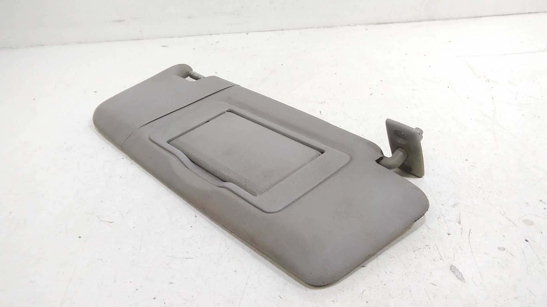 Aletta Parasole Parabrezza Destro A20381012107D52 Usato