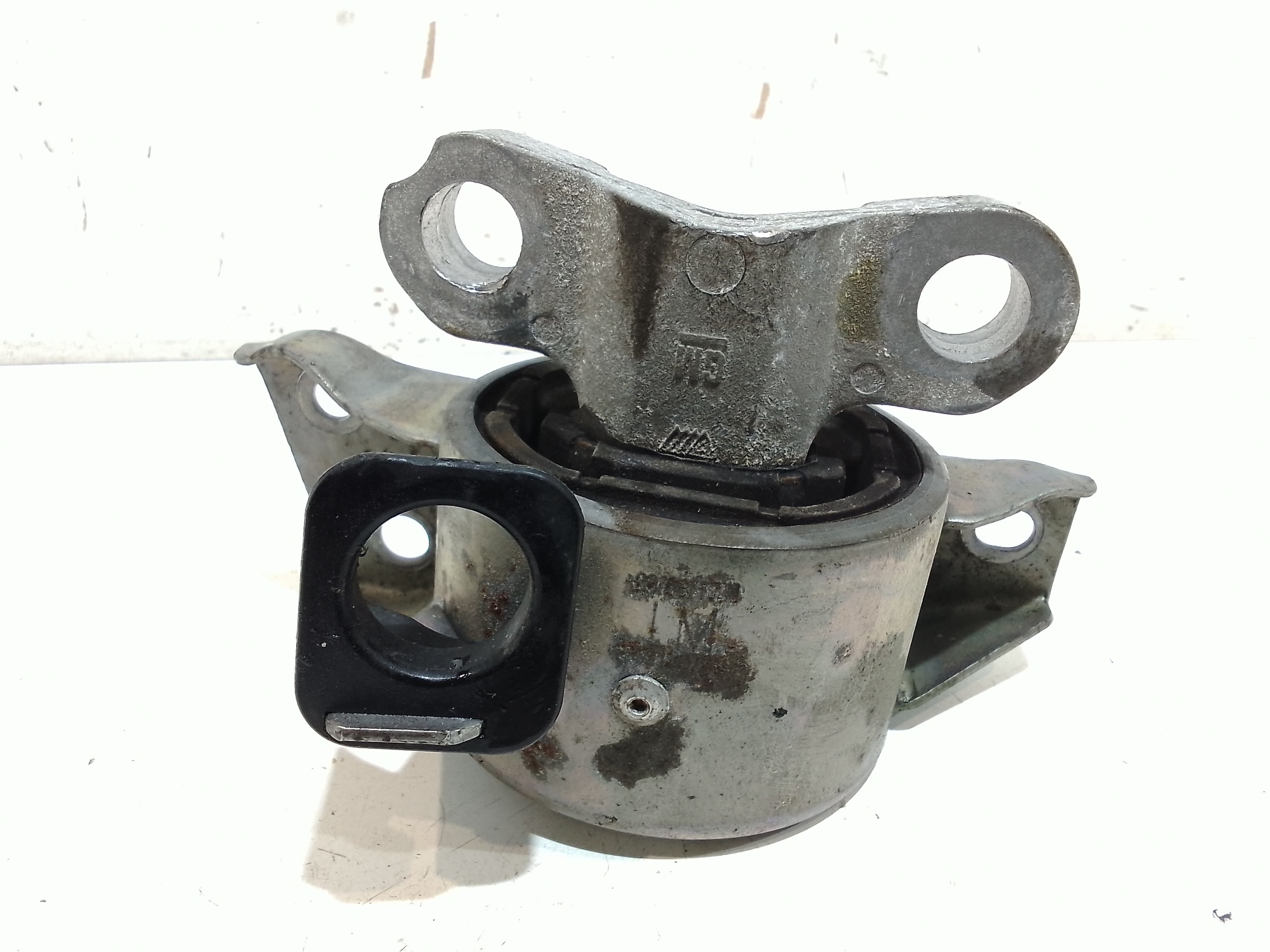 Piastra Alloggiamento Supporto Motore (Con Eventuale Bielletta O Tirante Associato) Usato