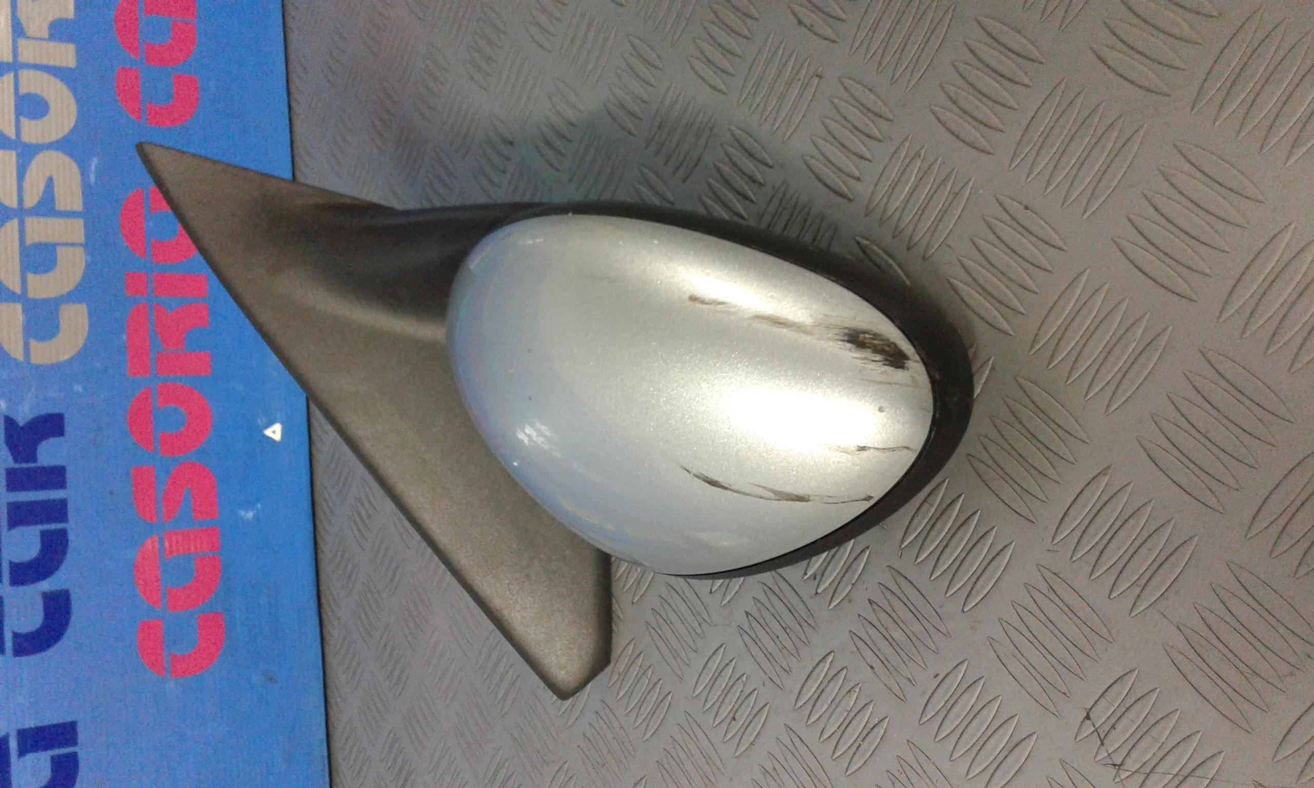 Retrovisore Est. Destro Usato