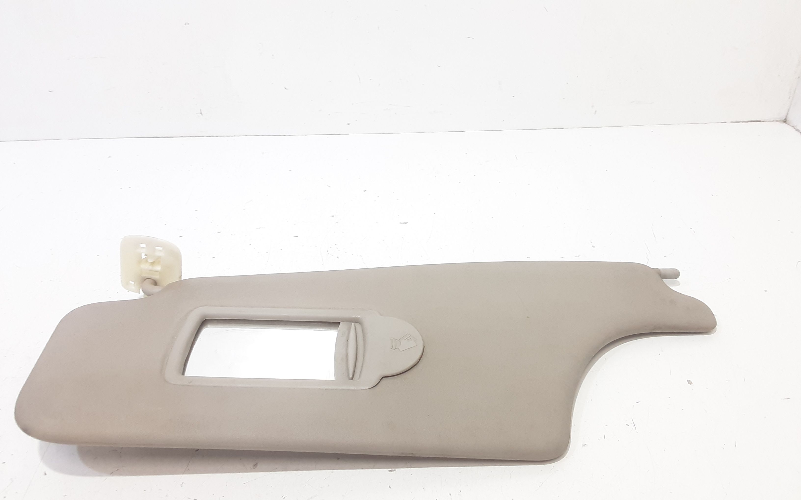 Aletta Parasole Parabrezza Sinistro 8200329035 Usato