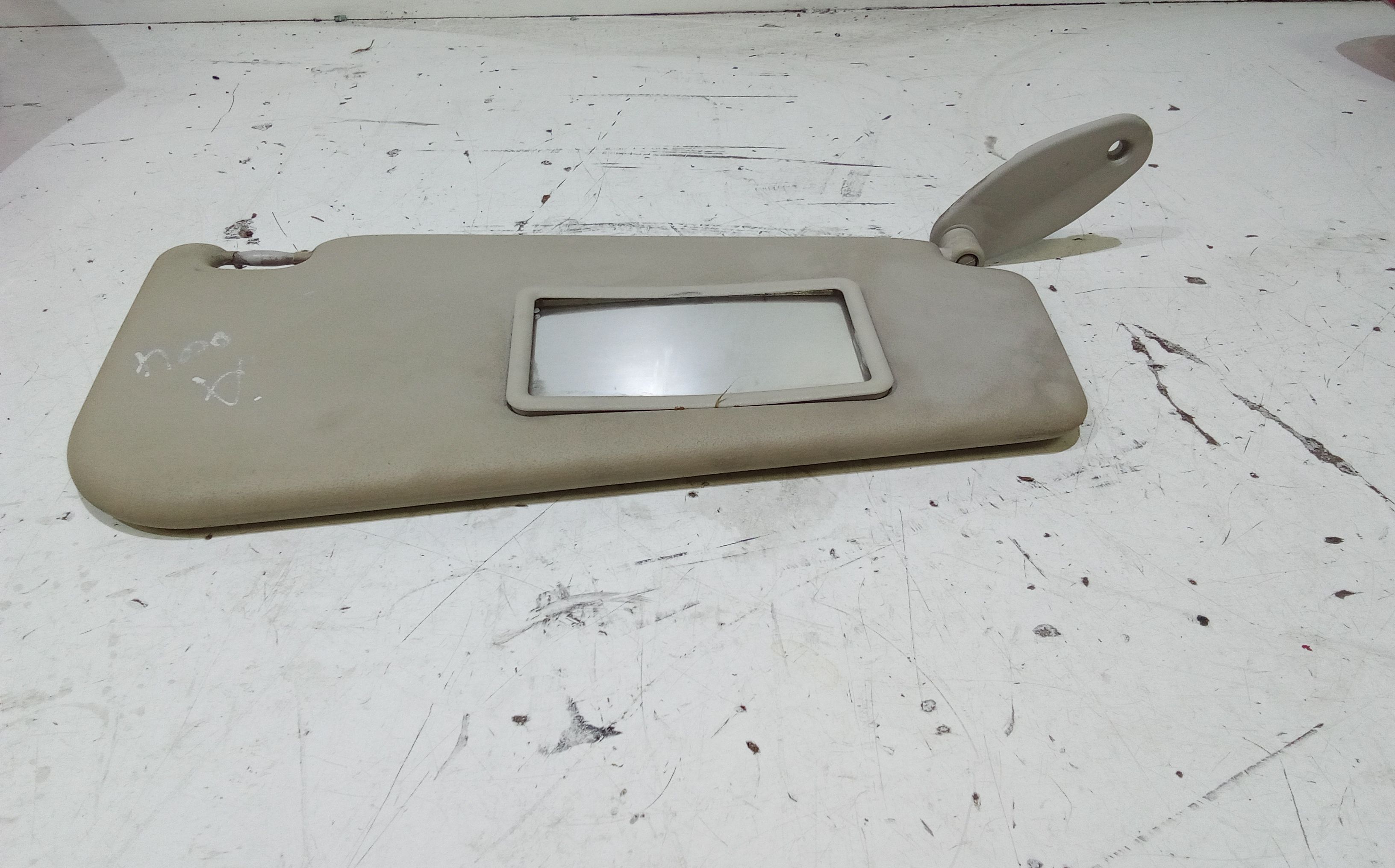 Aletta Parasole Parabrezza Destro 735338206 Usato