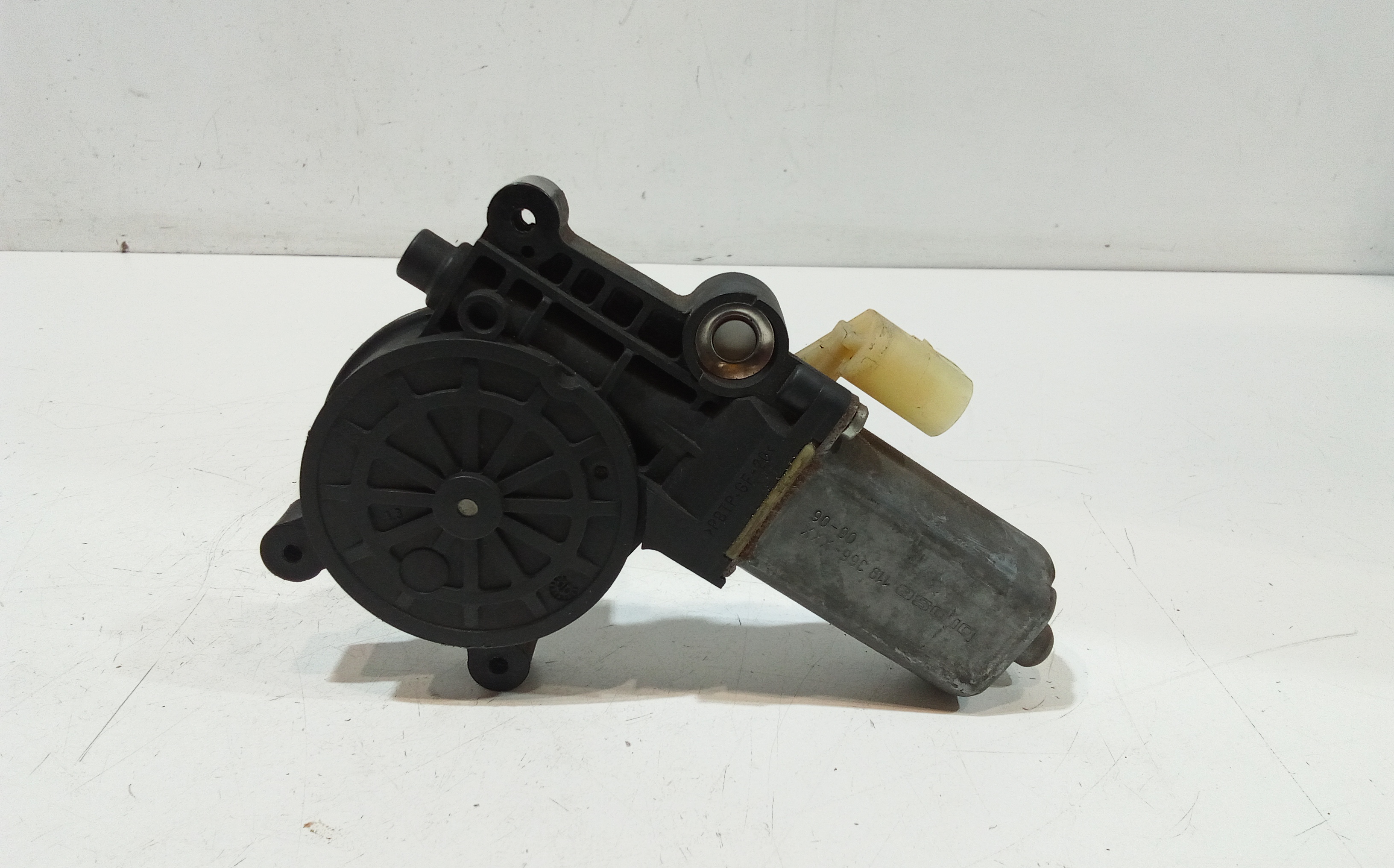 Motorino Alzacristallo Porta Ant. Destro Q0002684V004000000 Usato