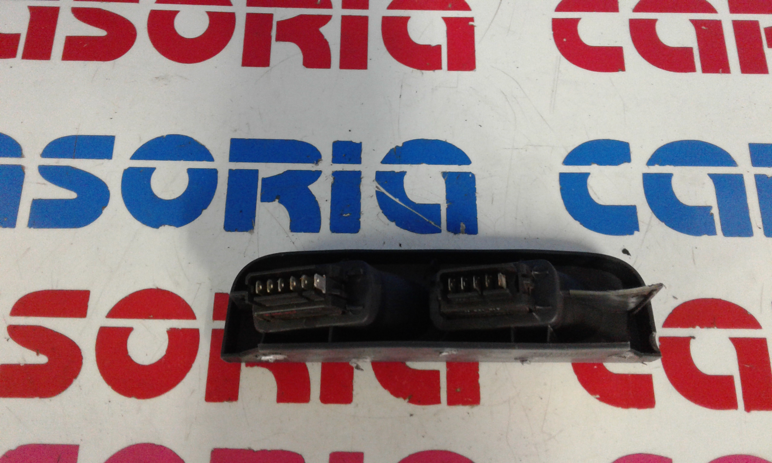 Interruttore Alzacristalli Porta Ant. Sinistro Usato