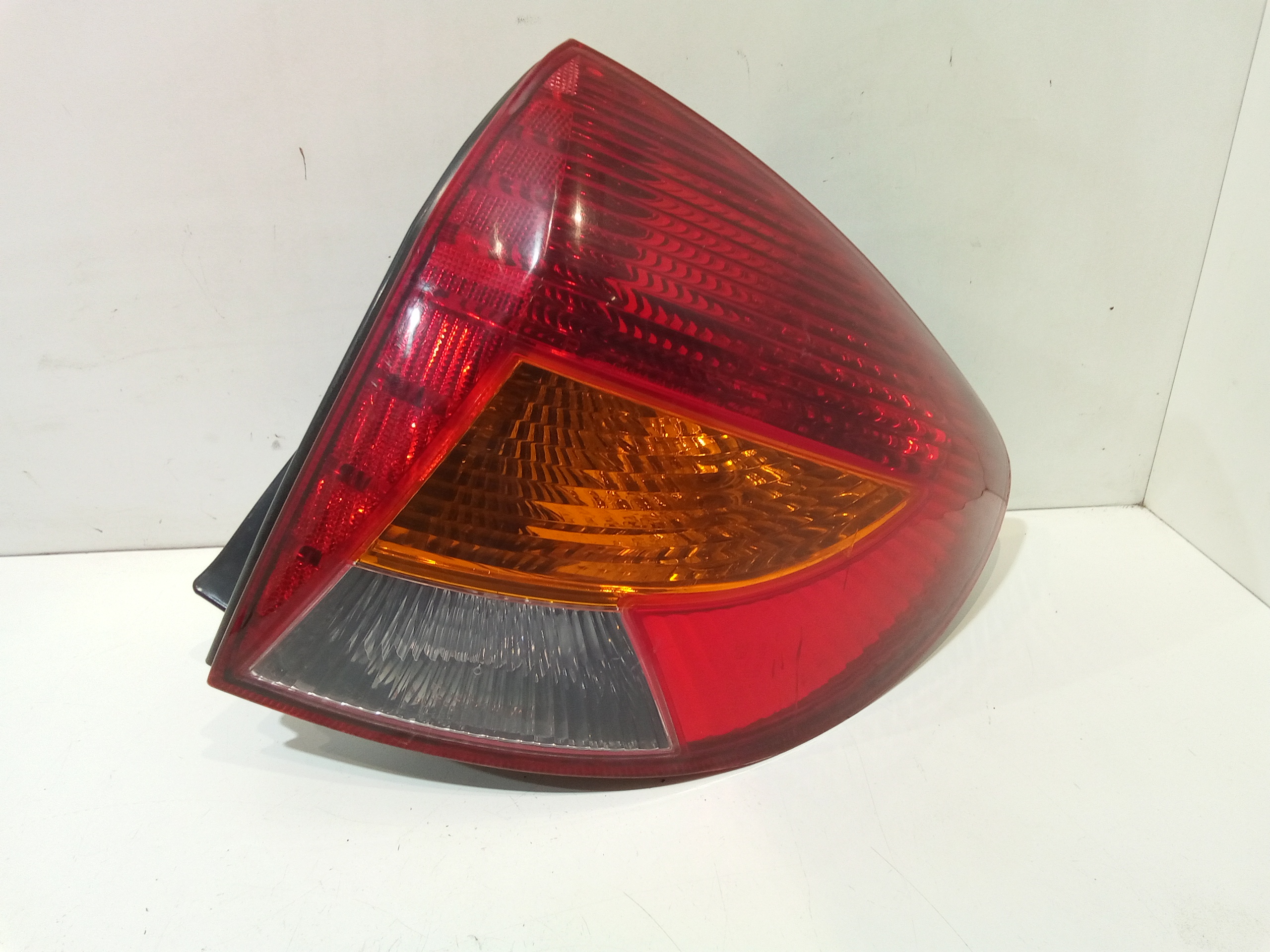 Fanale Post. Destro 92402FD070 Usato