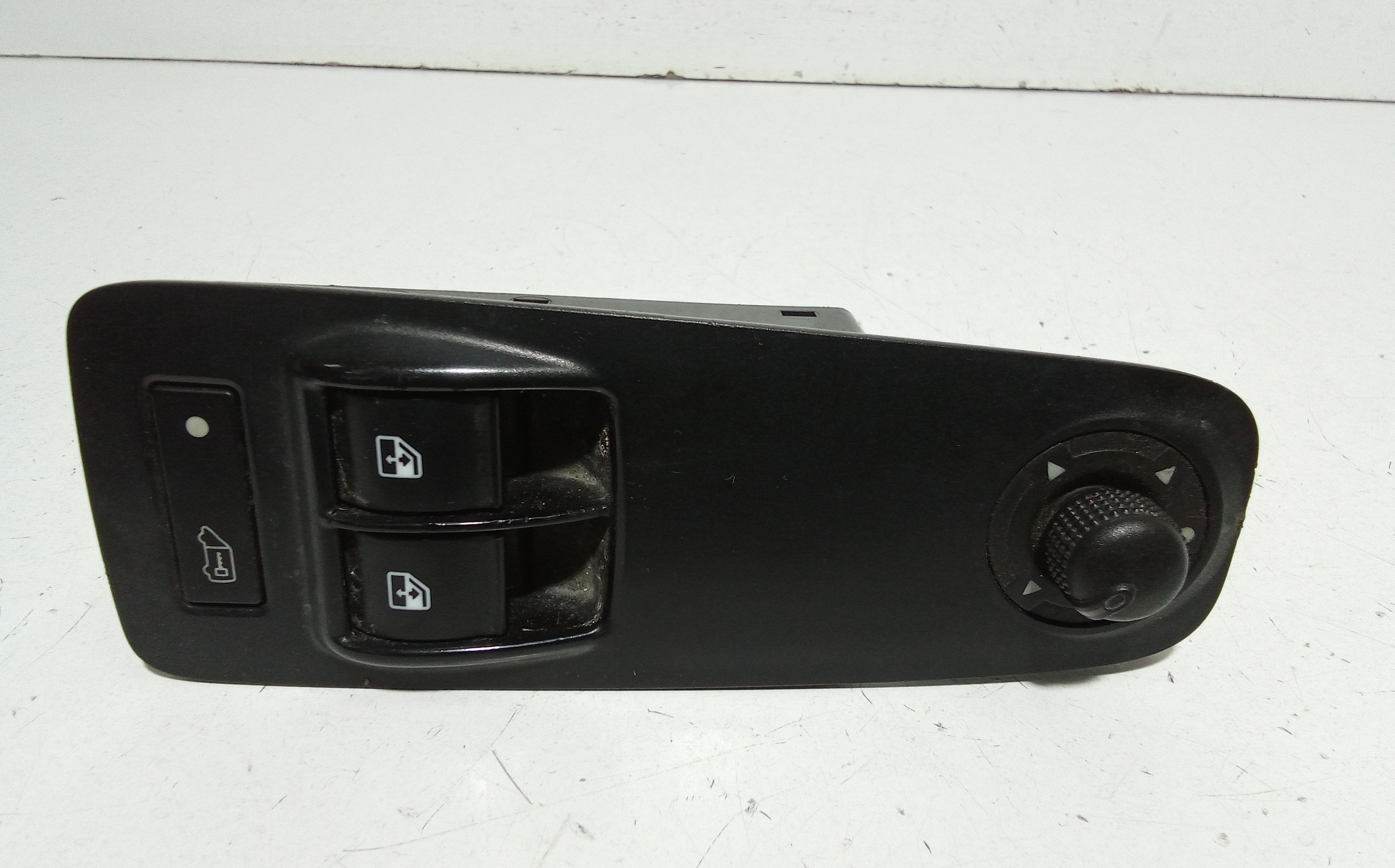 Interruttore Alzacristalli Porta Ant. Sinistro Usato