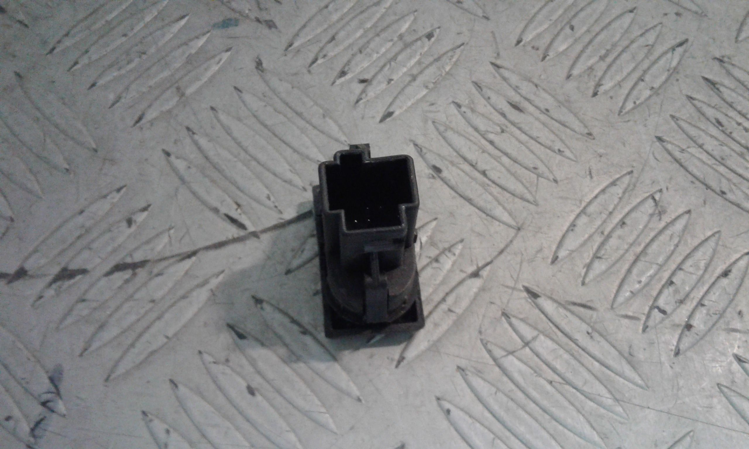 Interruttore Alzacristalli Porta Ant. Destro Usato