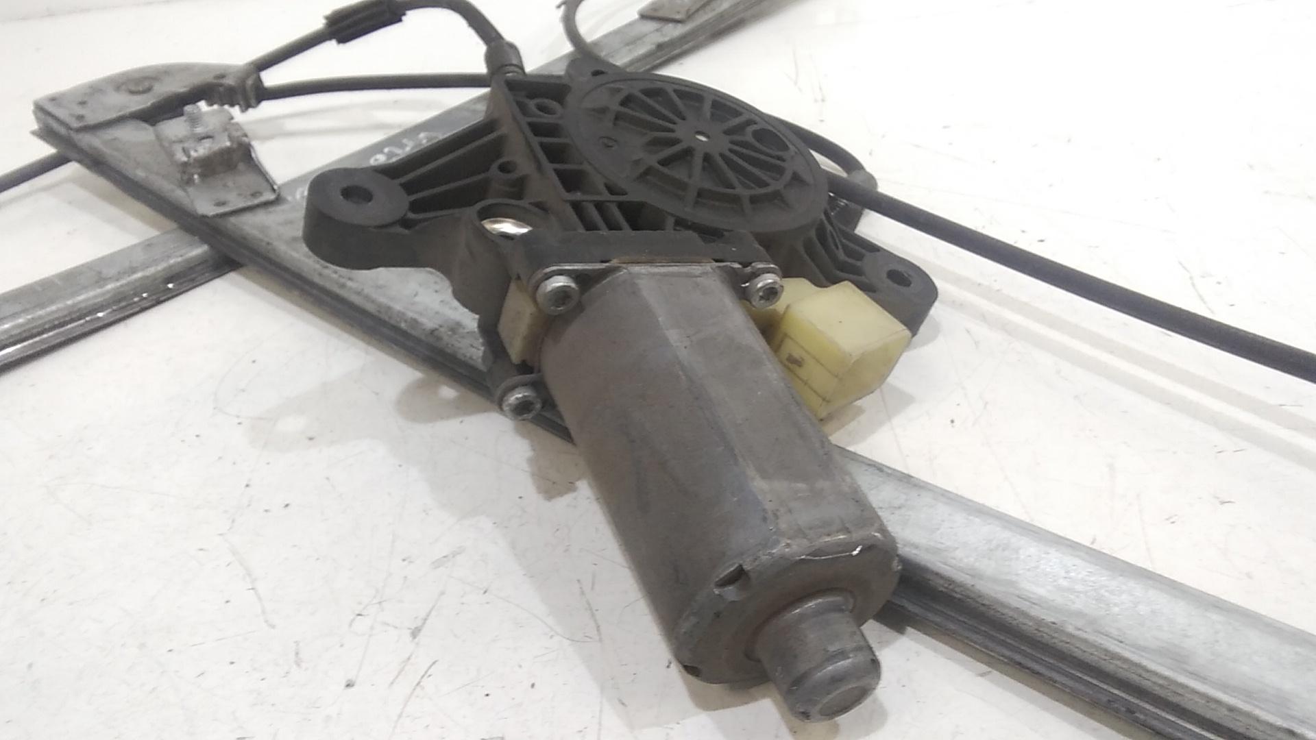 Alzacristallo Porta Ant. Sinistro A6387200246 Usato