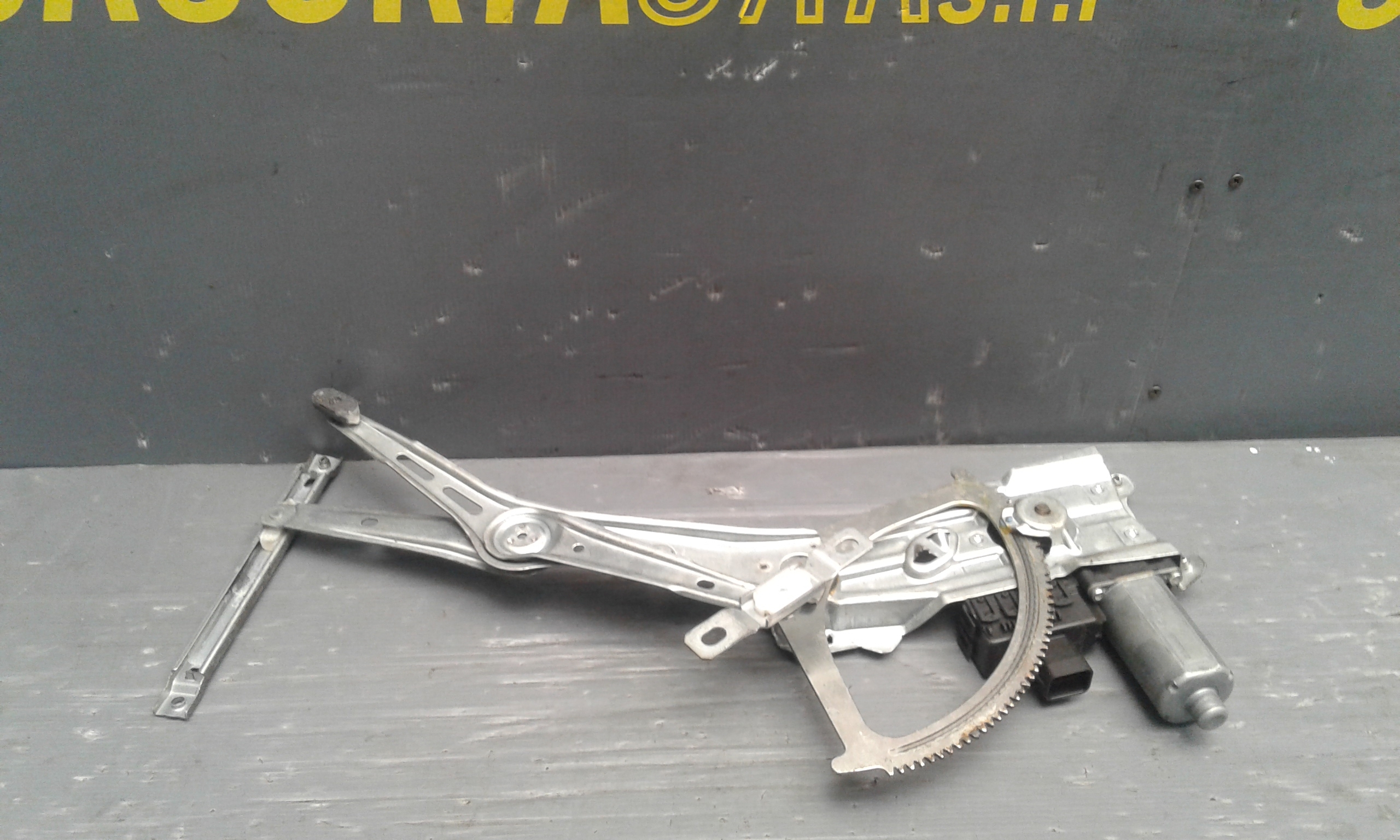 Alzacristallo Porta Ant. Destro Usato