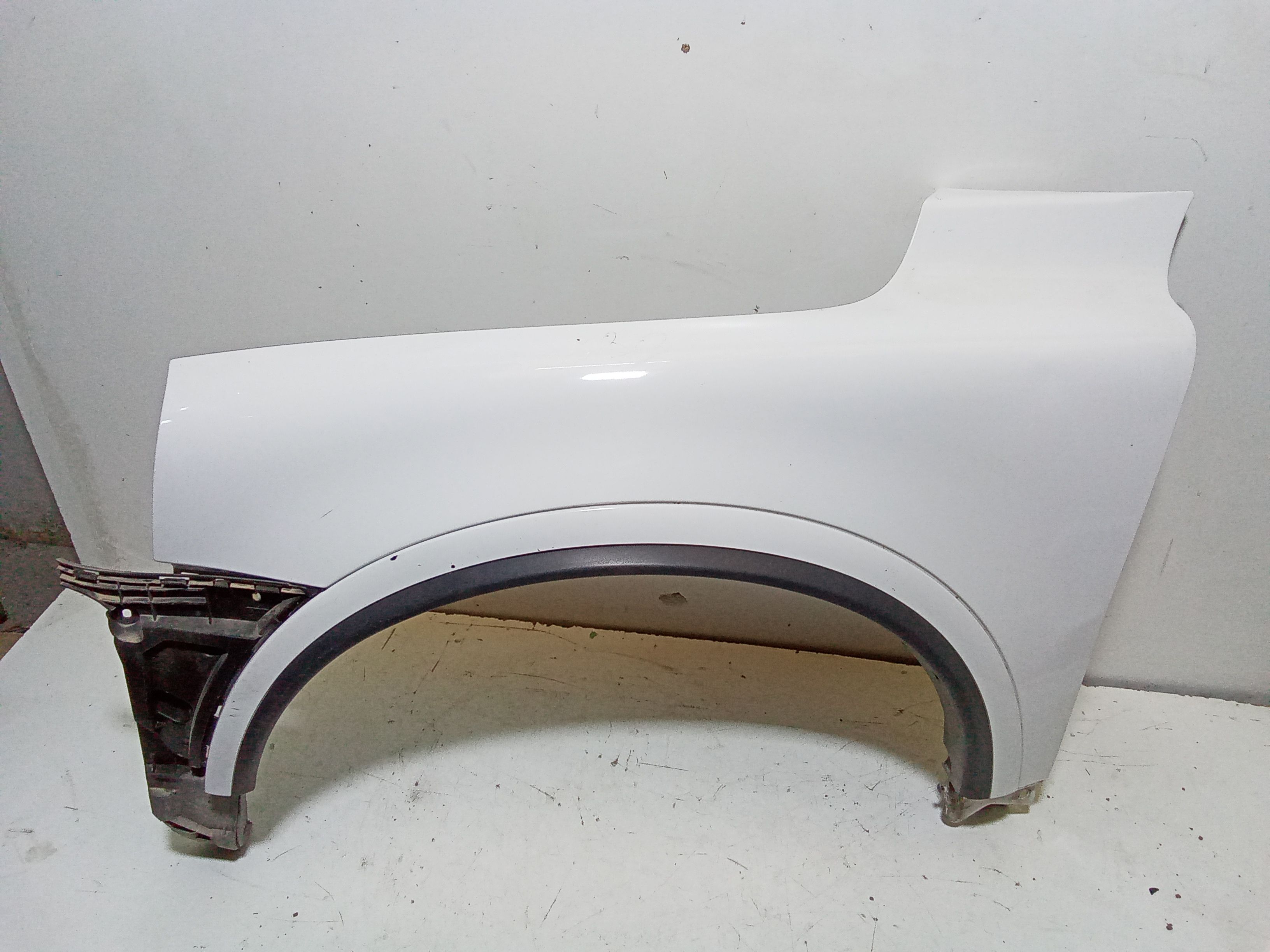 Parafango Ant. Sinistro 30796494 Usato