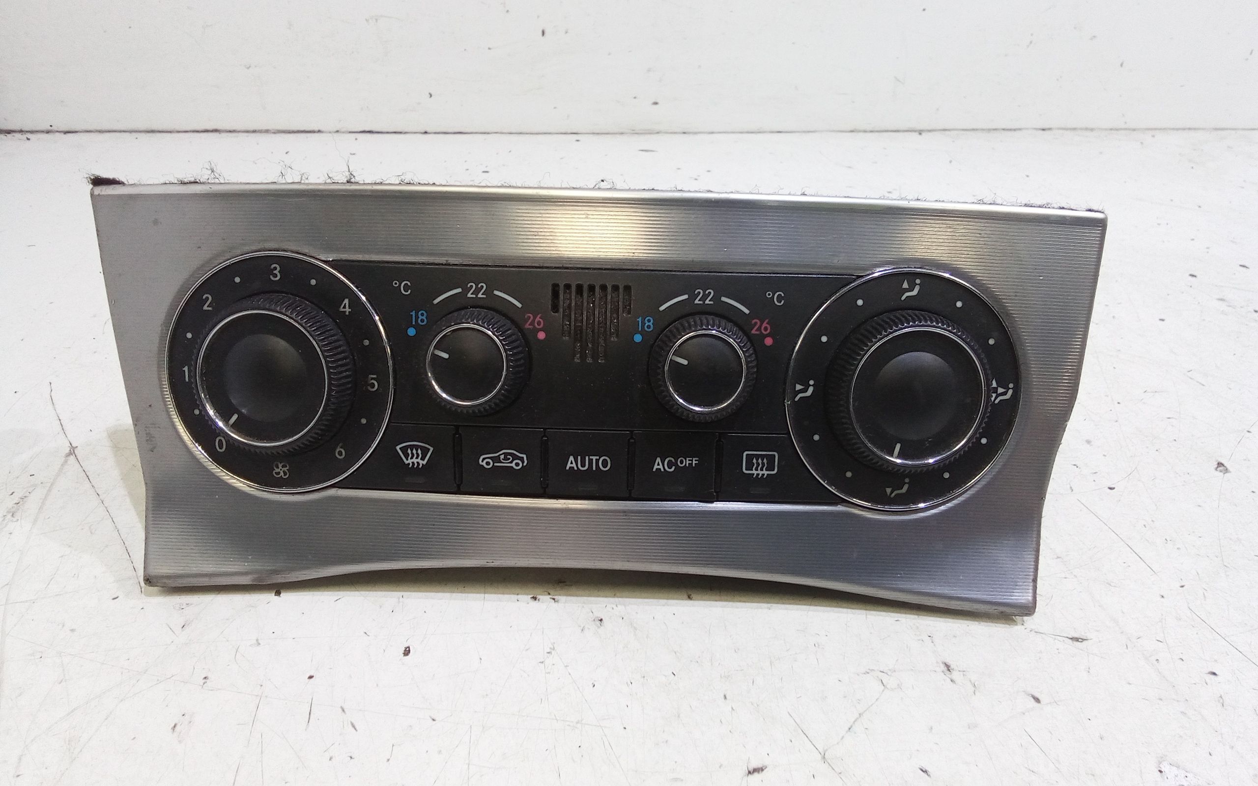 Blocco Comando Climatizzazione A2038301285 Usato