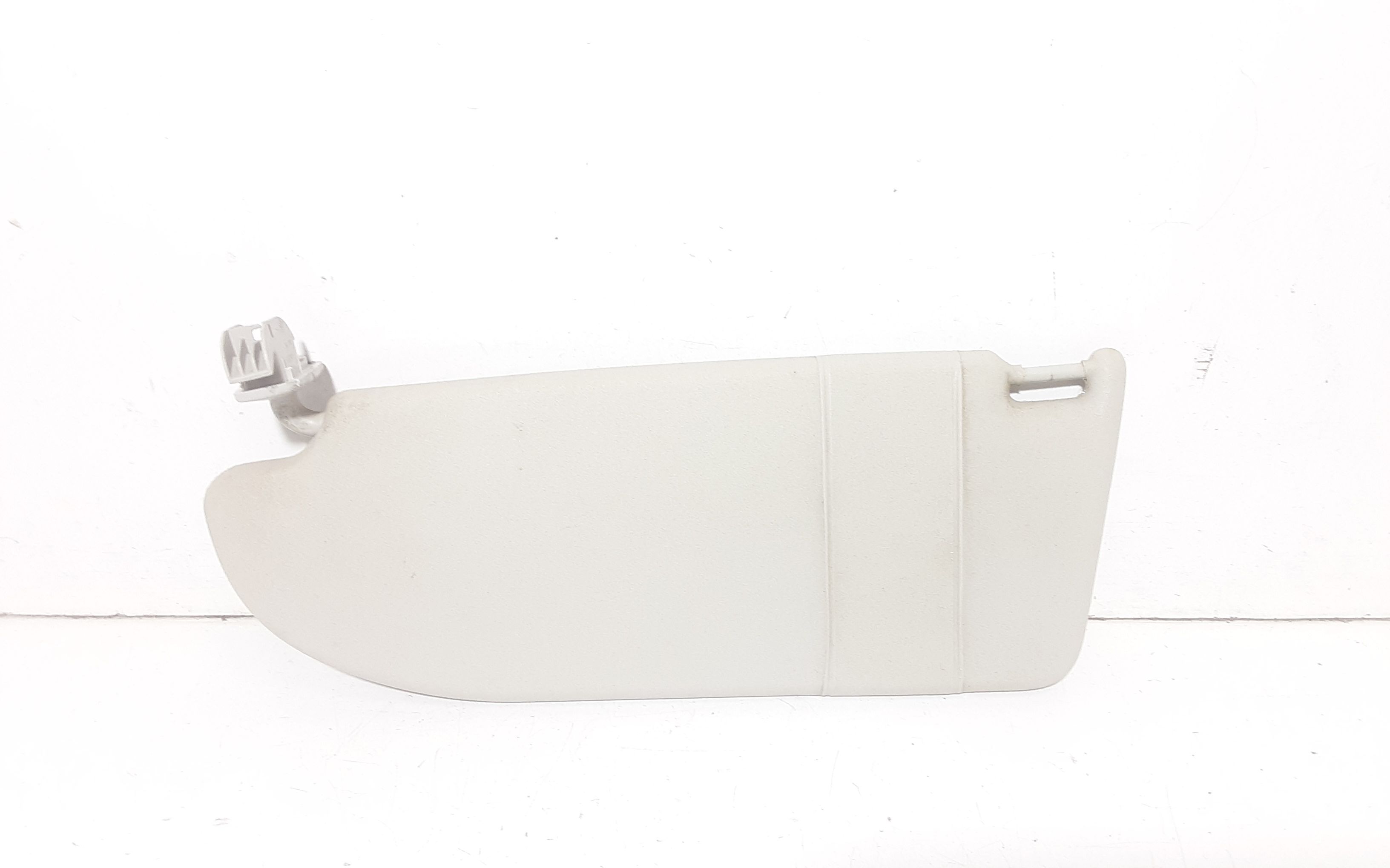 Aletta Parasole Parabrezza Sinistro 6L1857551A5W9 Usato