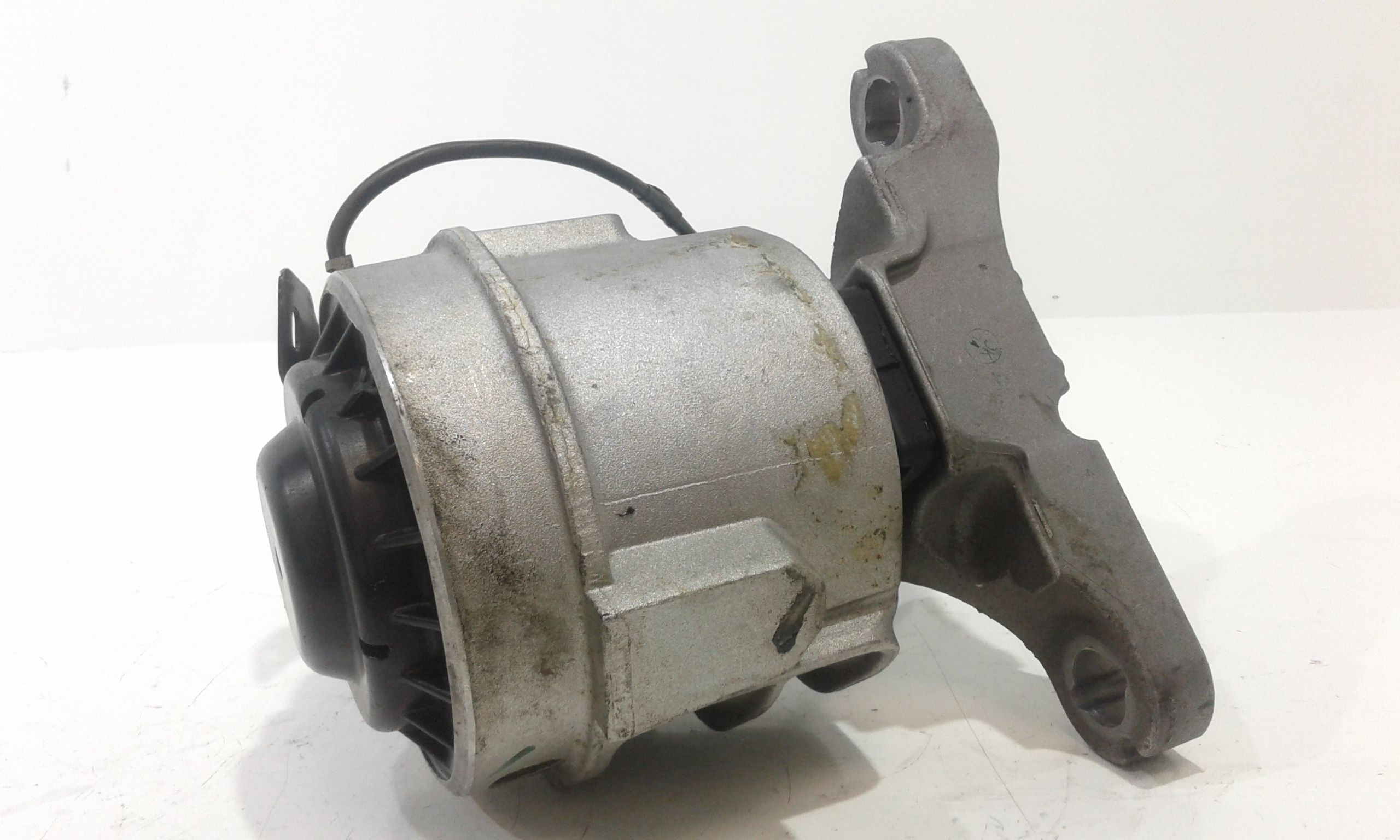 Piastra Alloggiamento Supporto Motore (Con Eventuale Bielletta O Tirante Associato) Usato