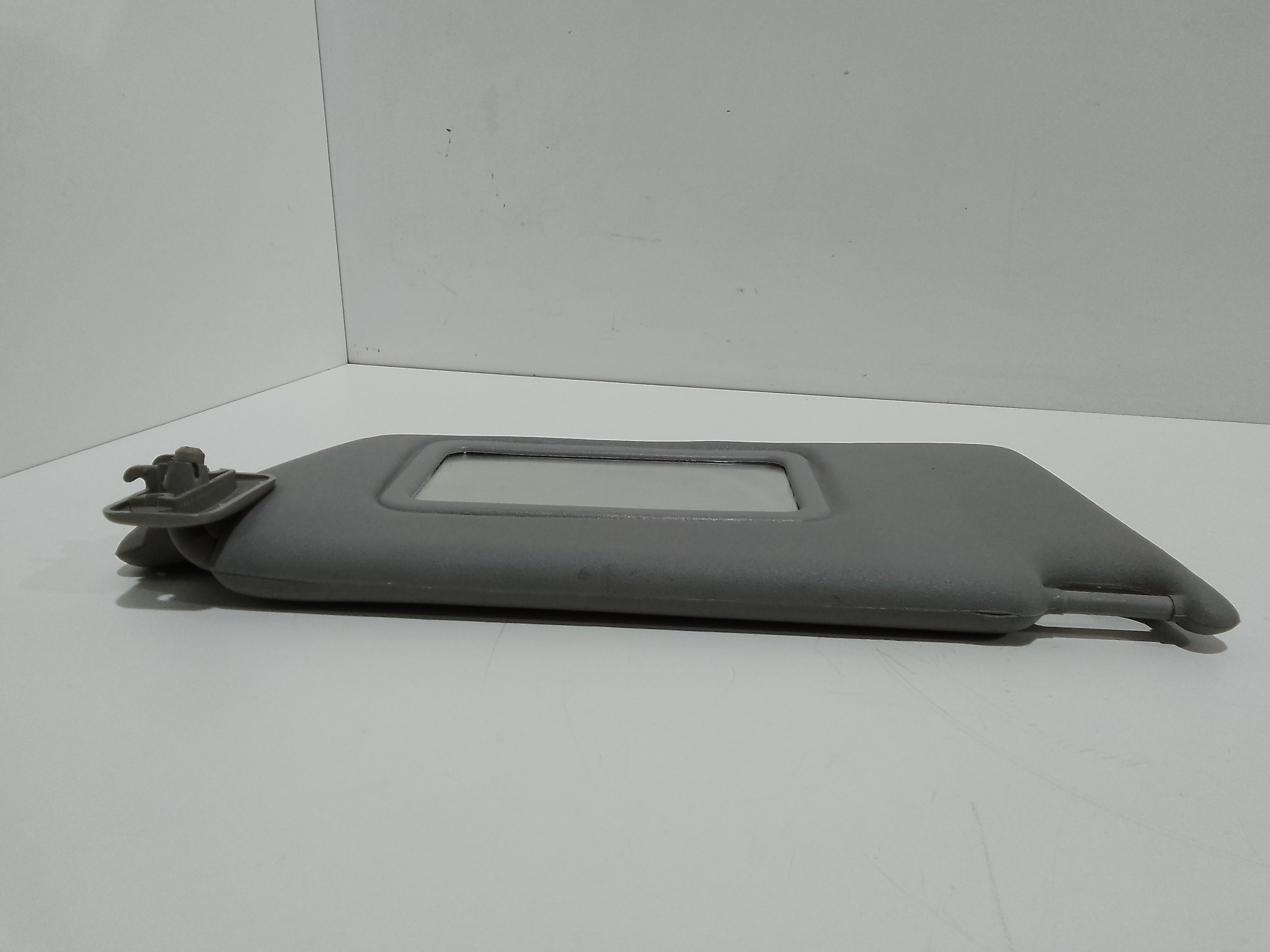 Aletta Parasole Parabrezza Destro 13113045 Usato