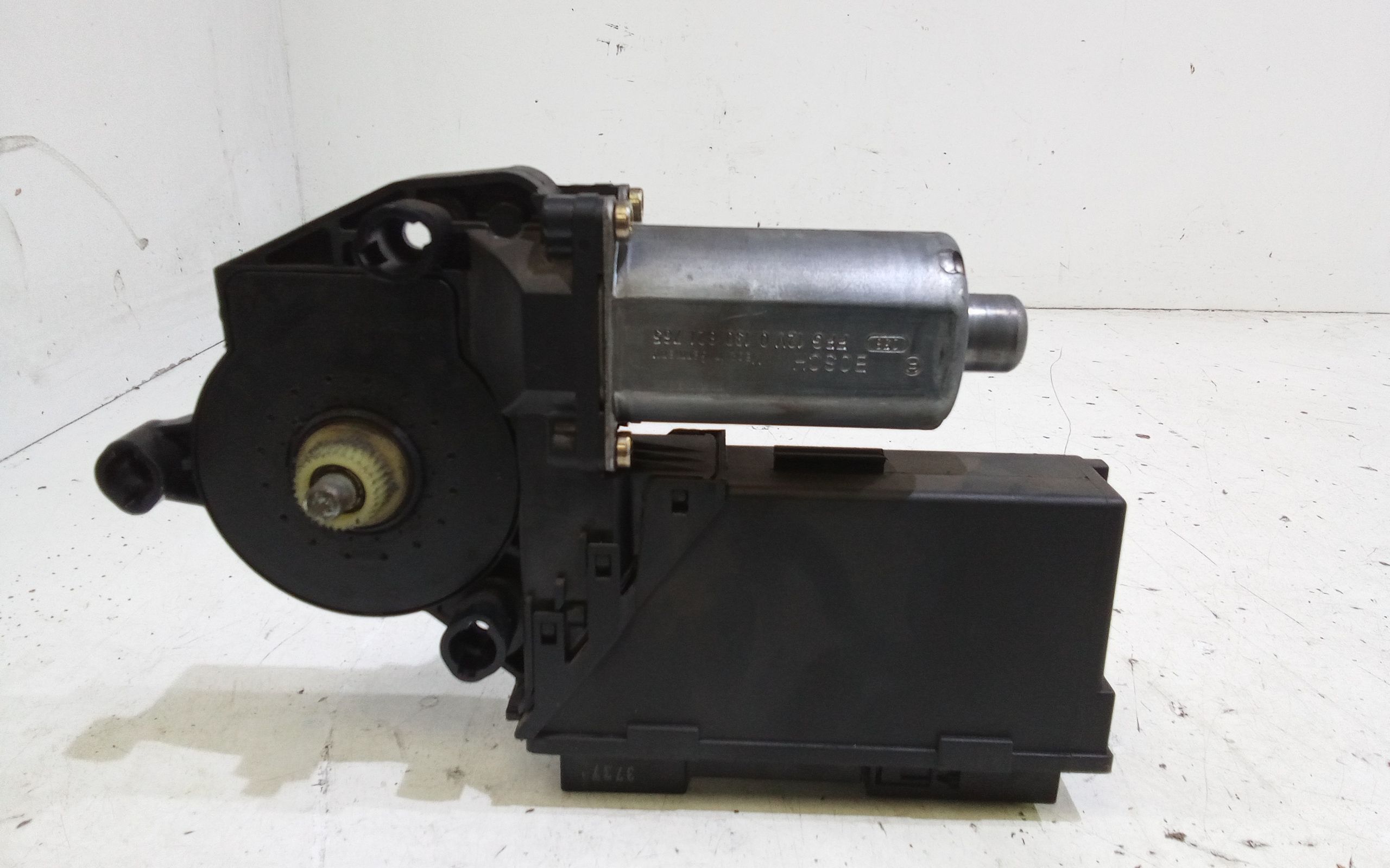 Motorino Alzacristallo Porta Ant. Sinistro 8E1959801G Usato