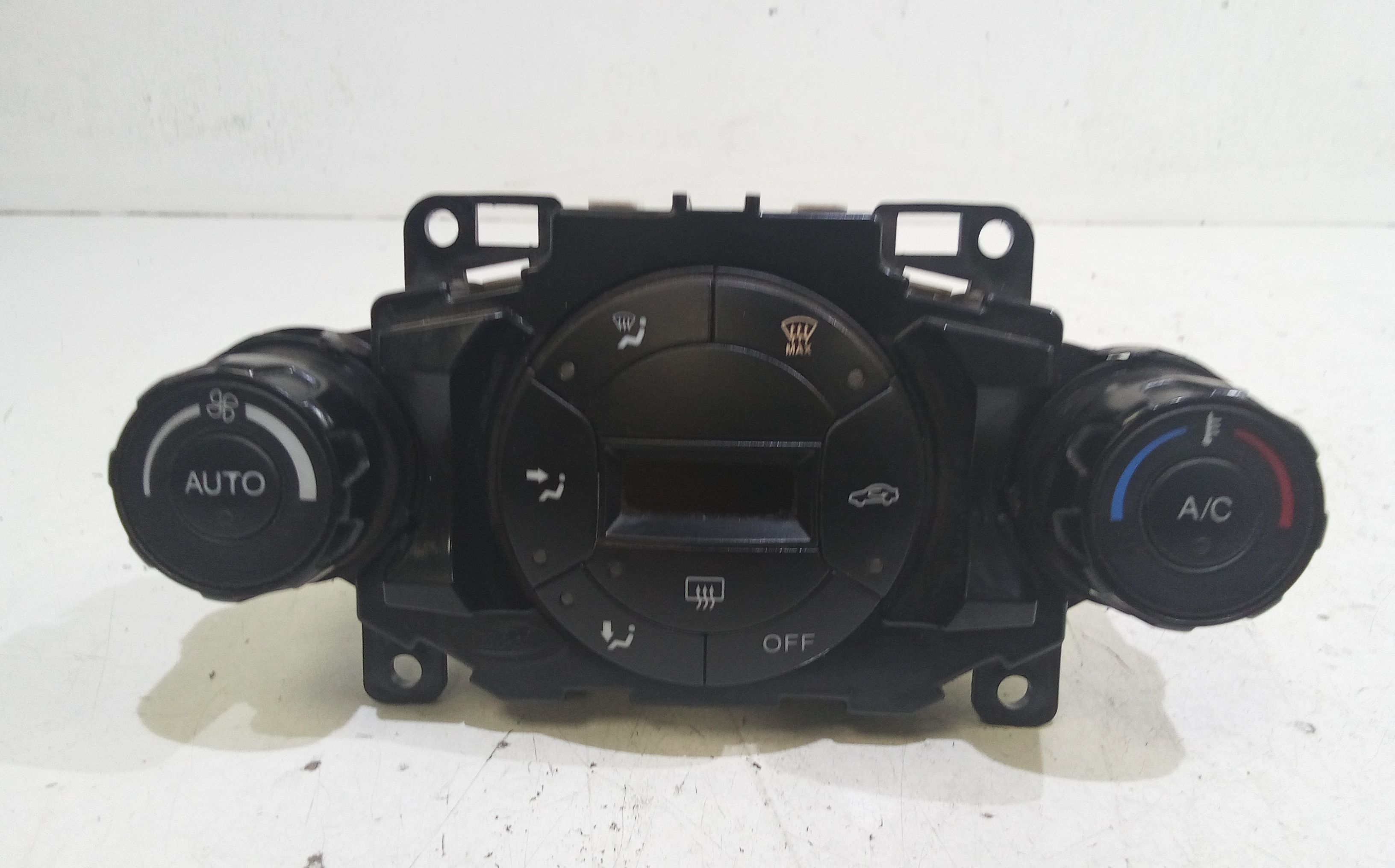 Blocco Comando Climatizzazione 1727642 Usato