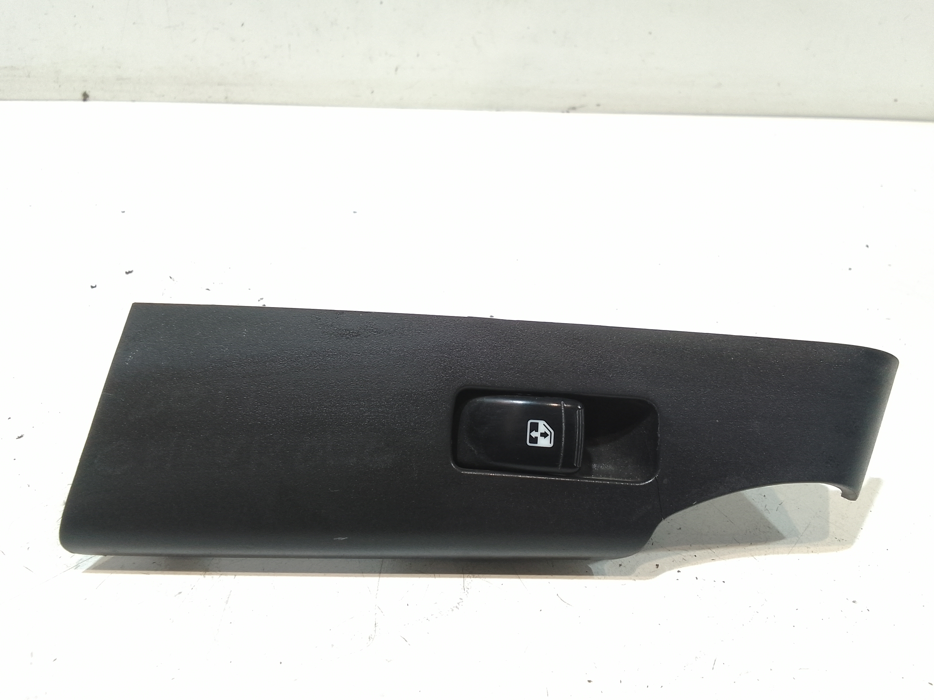 Interruttore Alzacristalli Porta Ant. Destro Usato