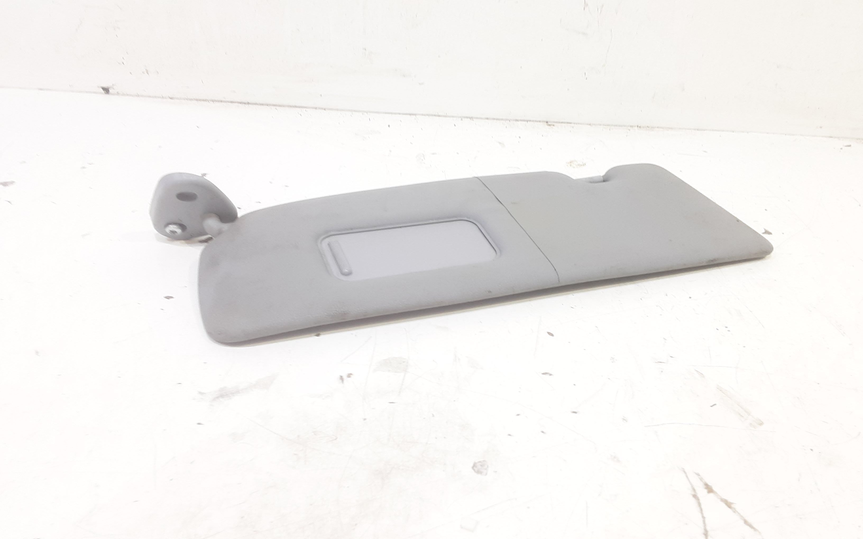 Aletta Parasole Parabrezza Sinistro 51167252507 Usato