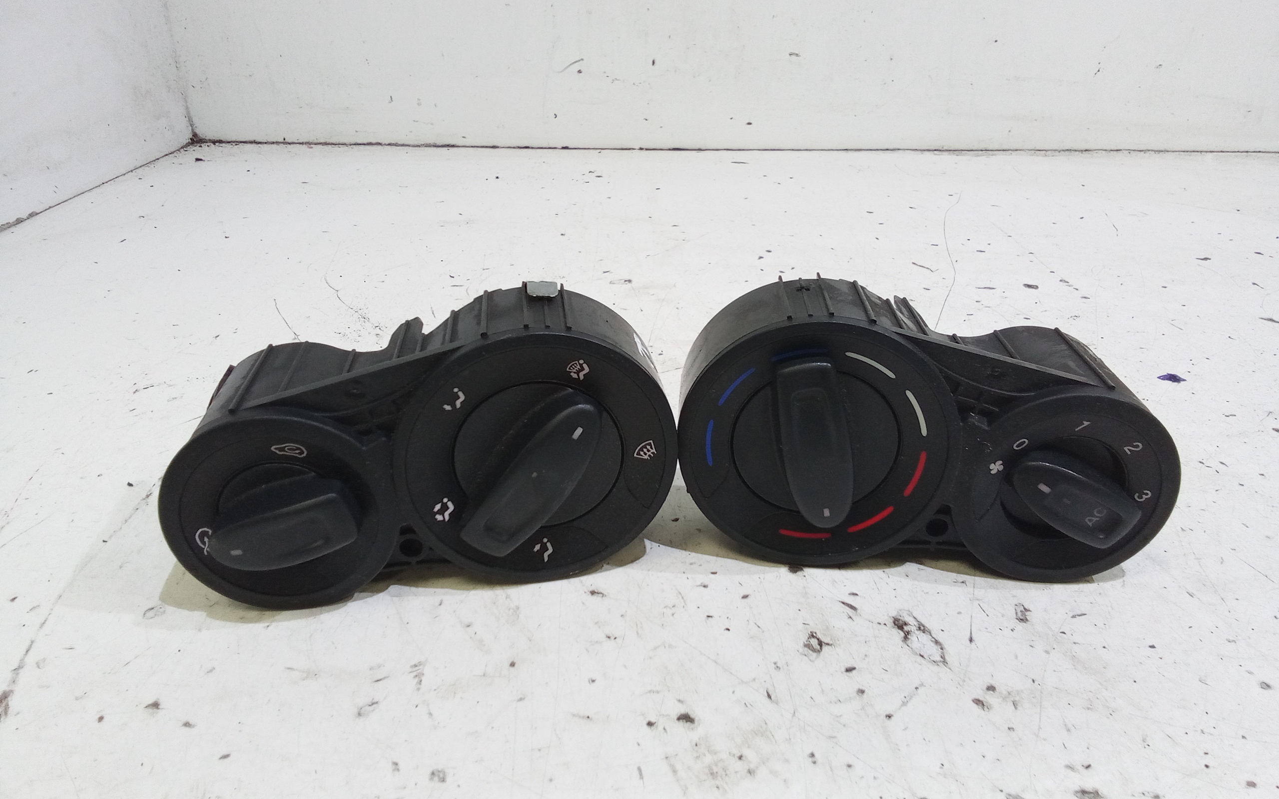 Blocco Comando Climatizzazione 1736671 Usato