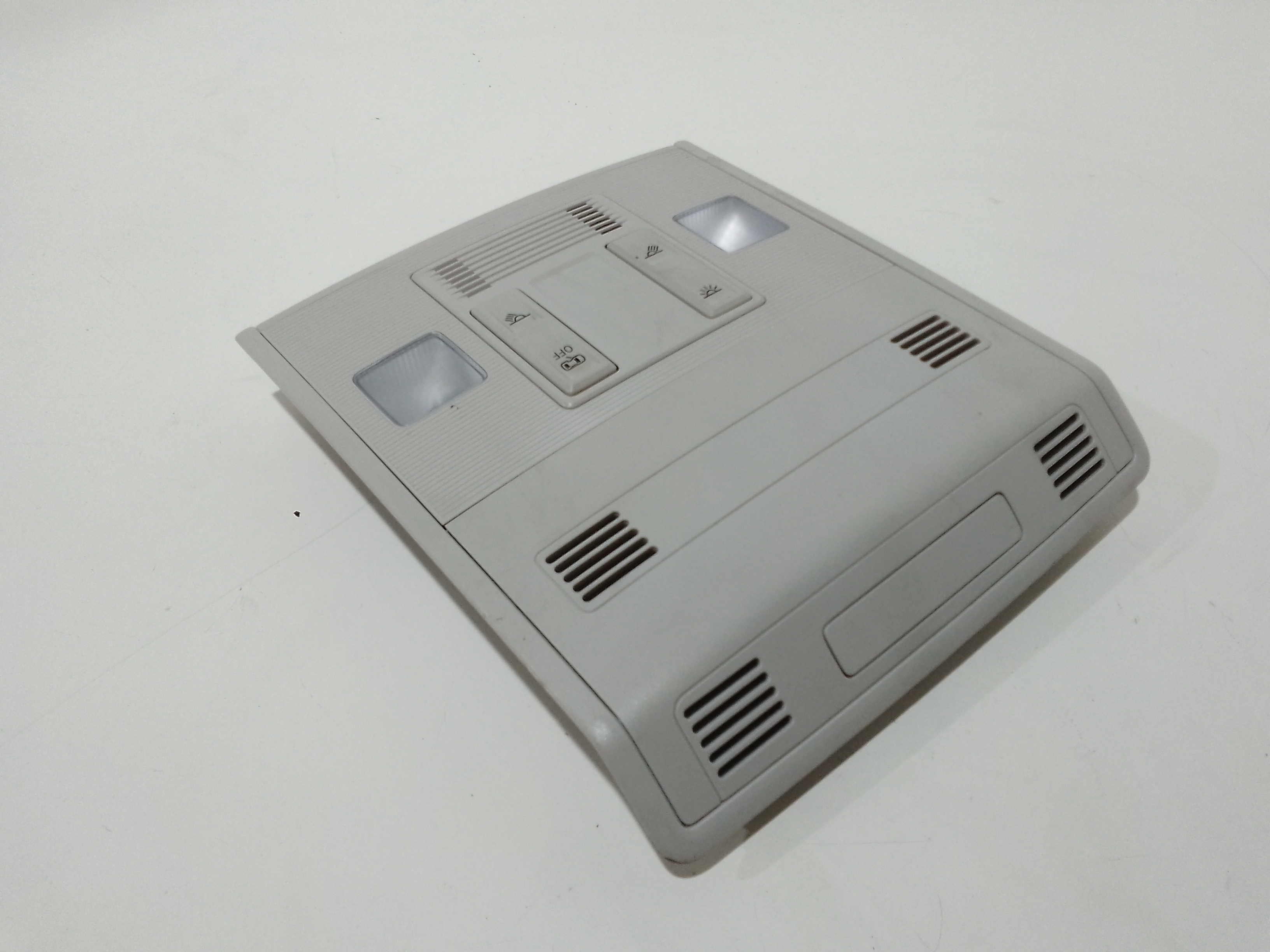 Luce Cortesia Ant. Tetto 2GA947105AADNR Usato