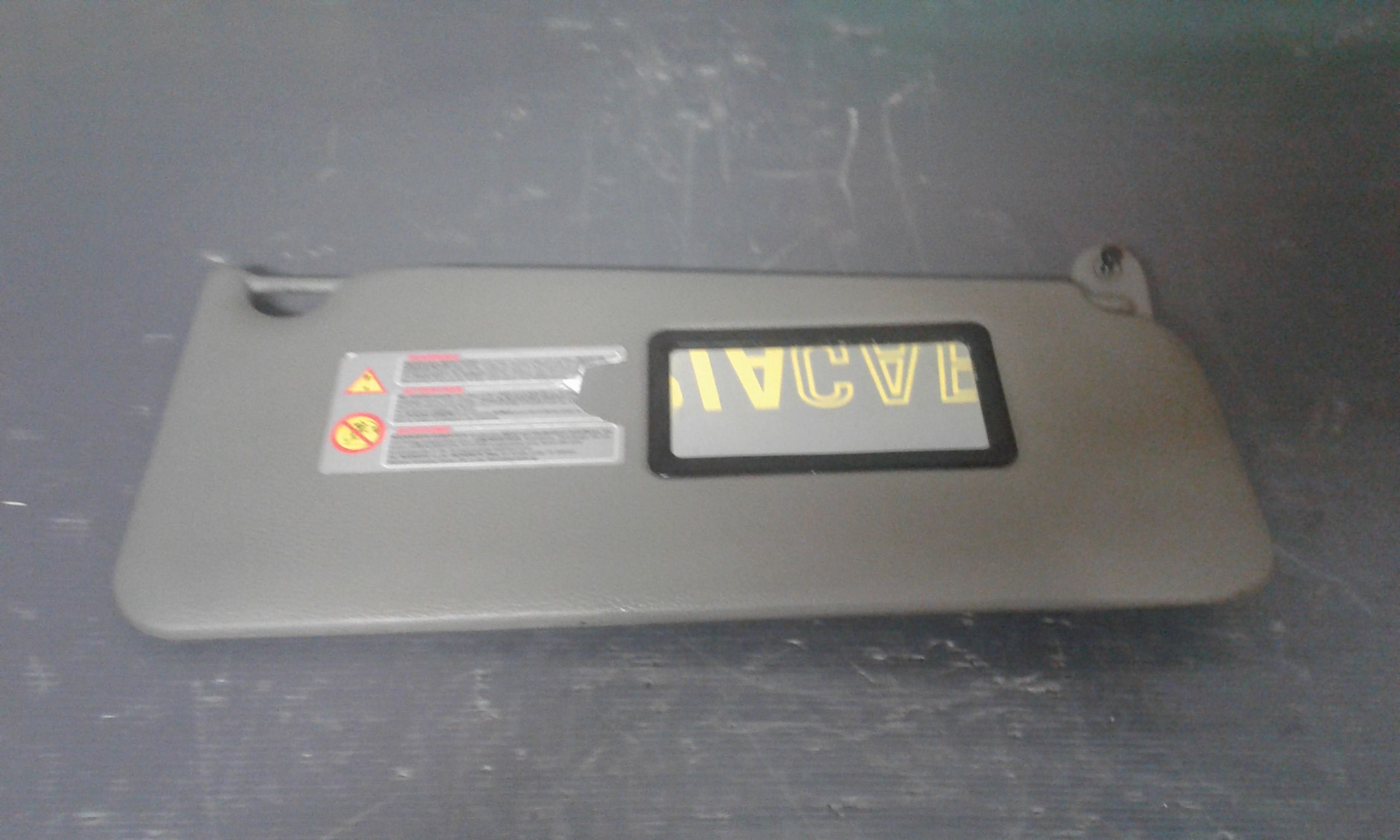 Aletta Parasole Parabrezza Destro 8200272113 Usato