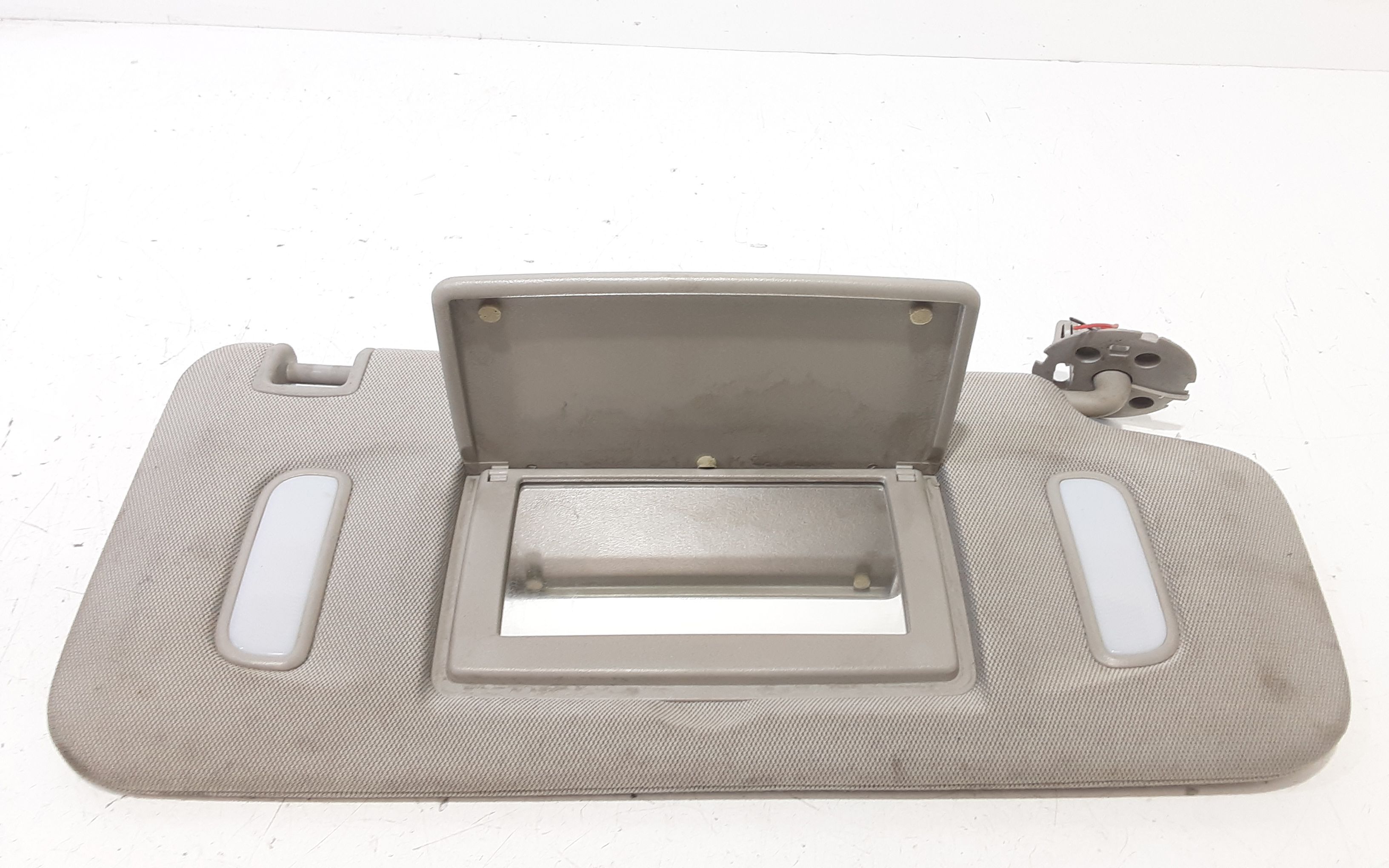 Aletta Parasole Parabrezza Destro 95430385 Usato