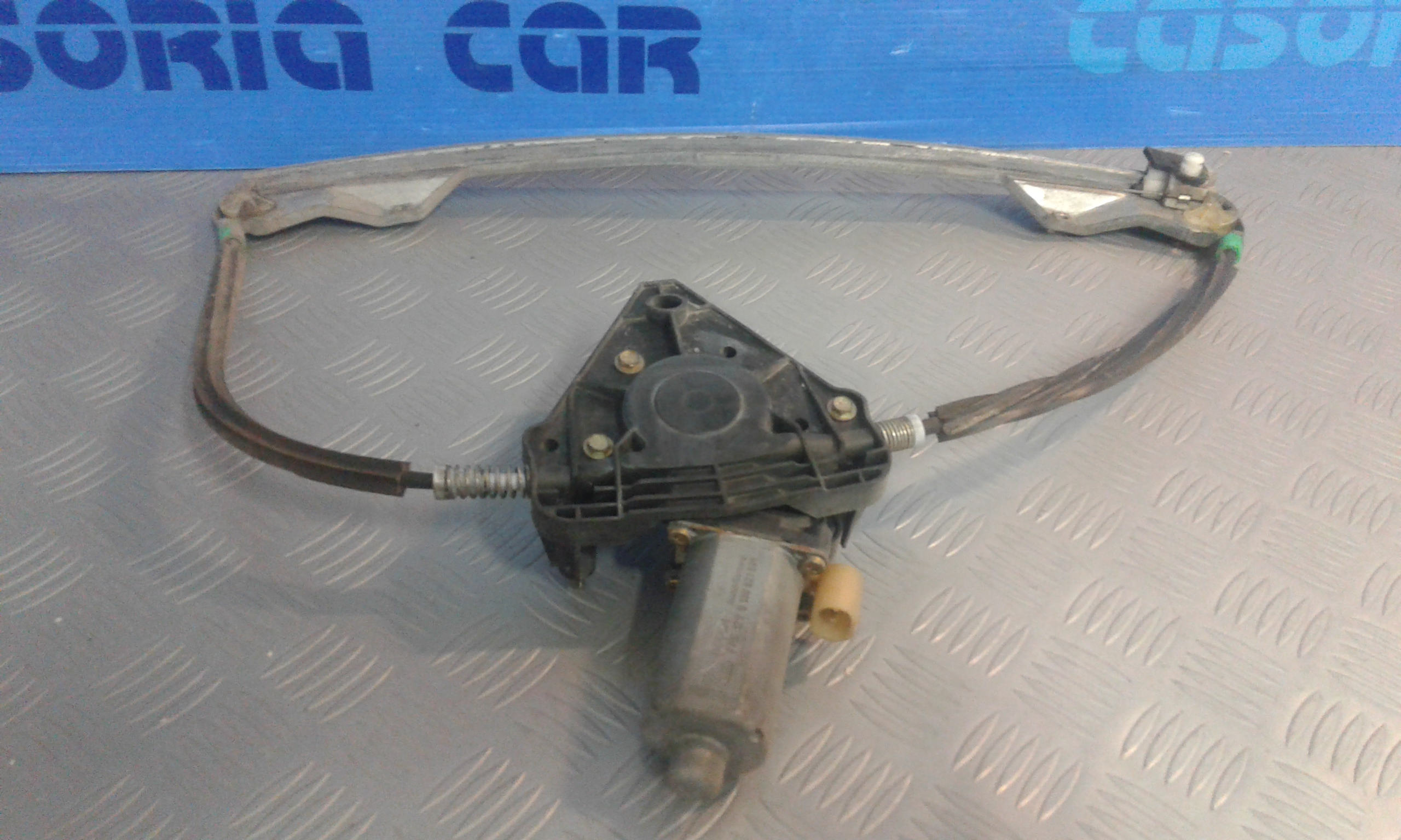 Alzacristallo Porta Ant. Destro Usato