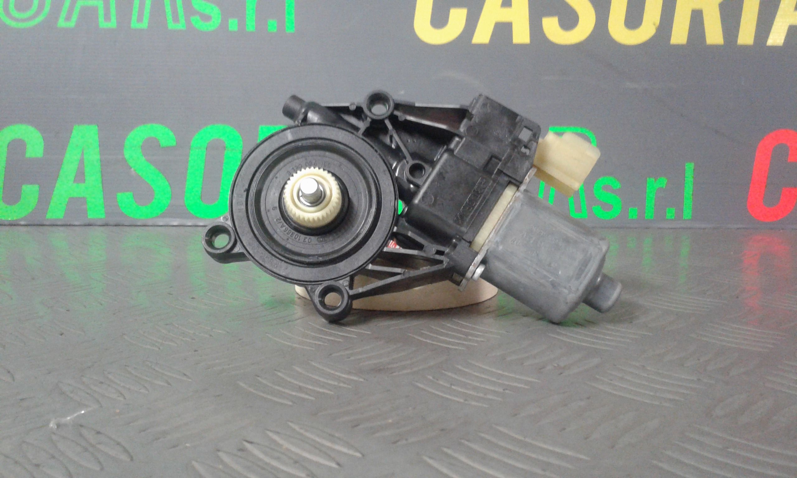 Motorino Alzacristallo Porta Ant. Destro 1543207 Usato